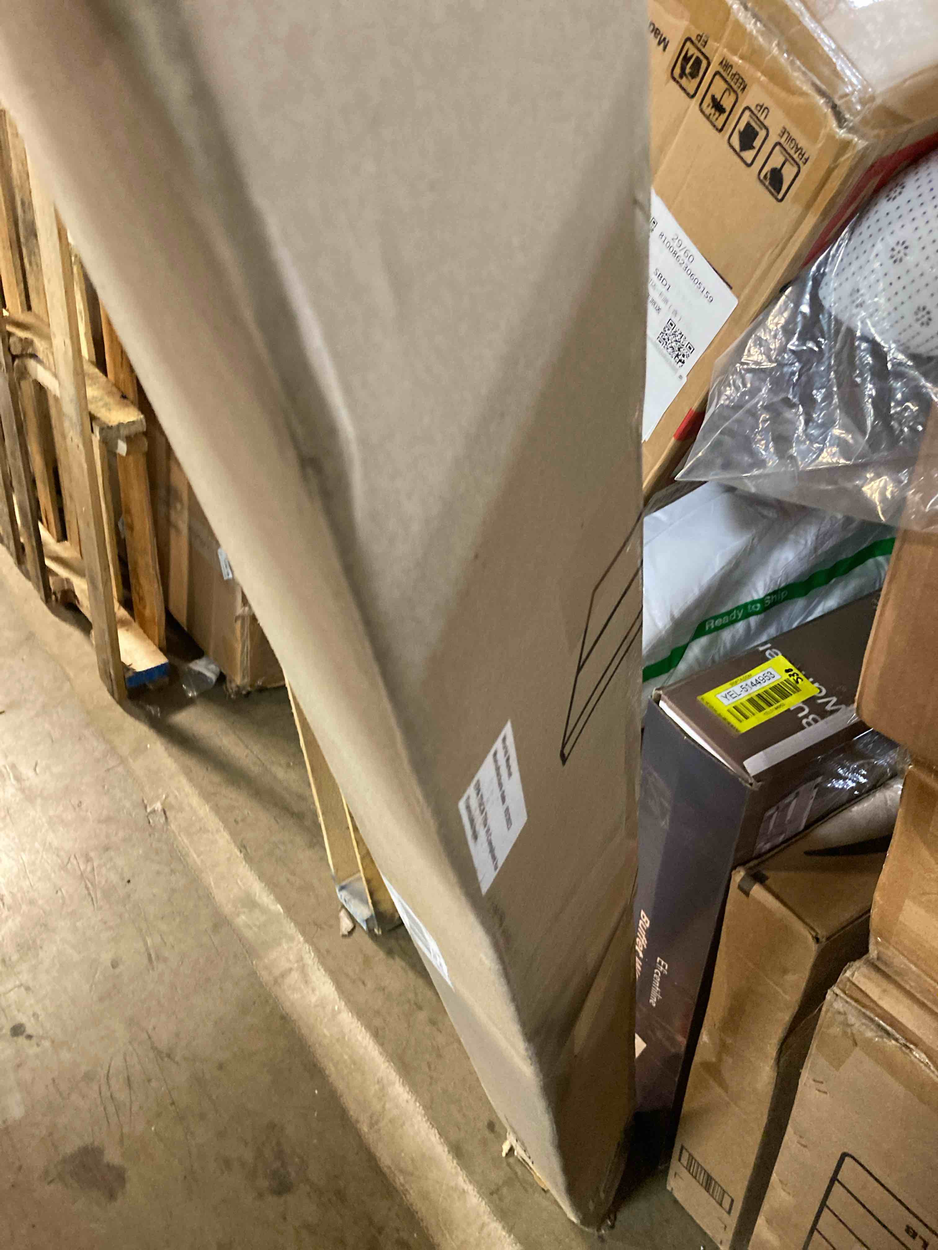 https://s3.amazonaws.com/lotting-images-prod/phillipi/YEL5145023_1712169711915.jpeg