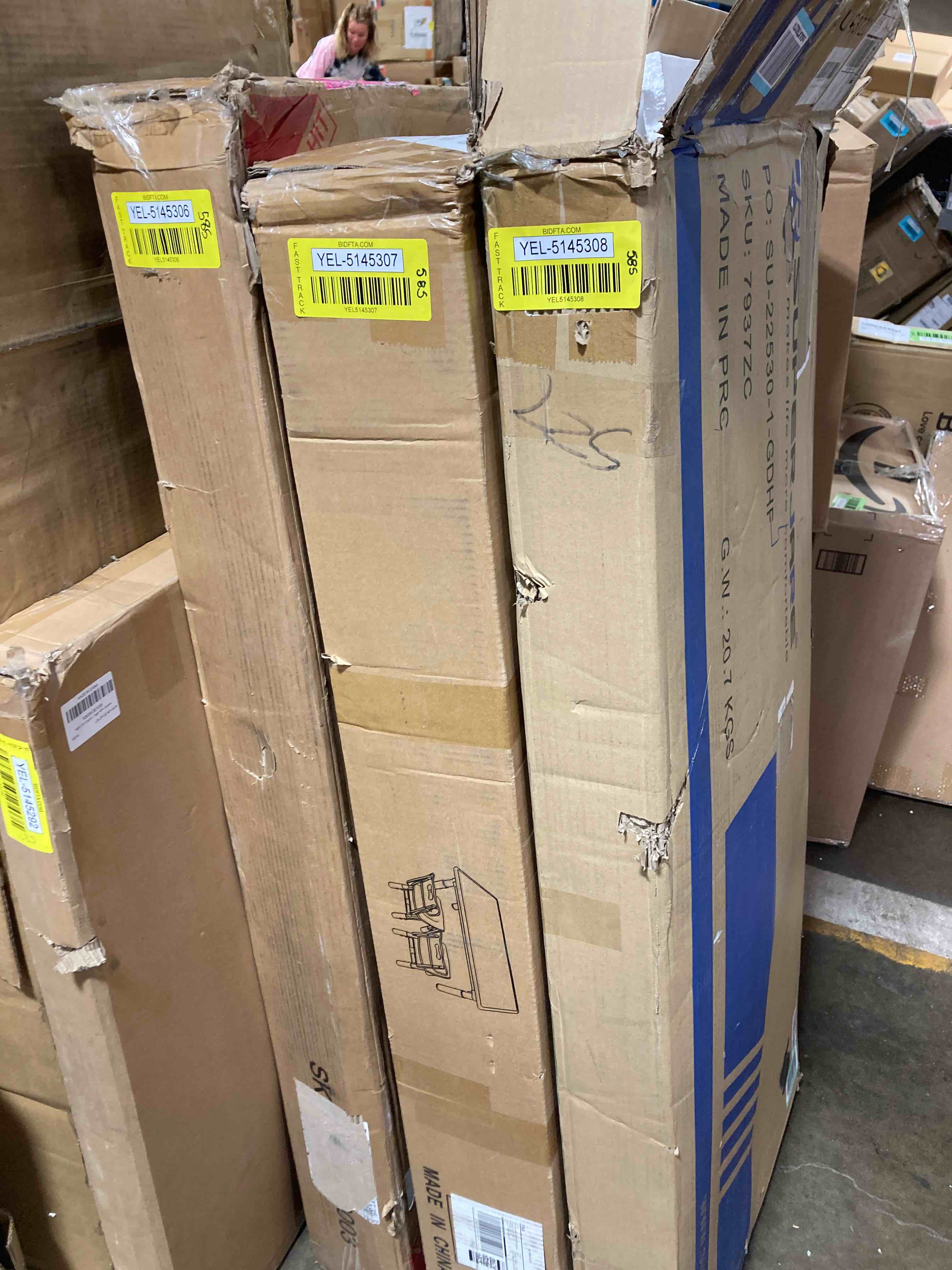 https://s3.amazonaws.com/lotting-images-prod/phillipi/YEL5145308_1712847564986.jpeg