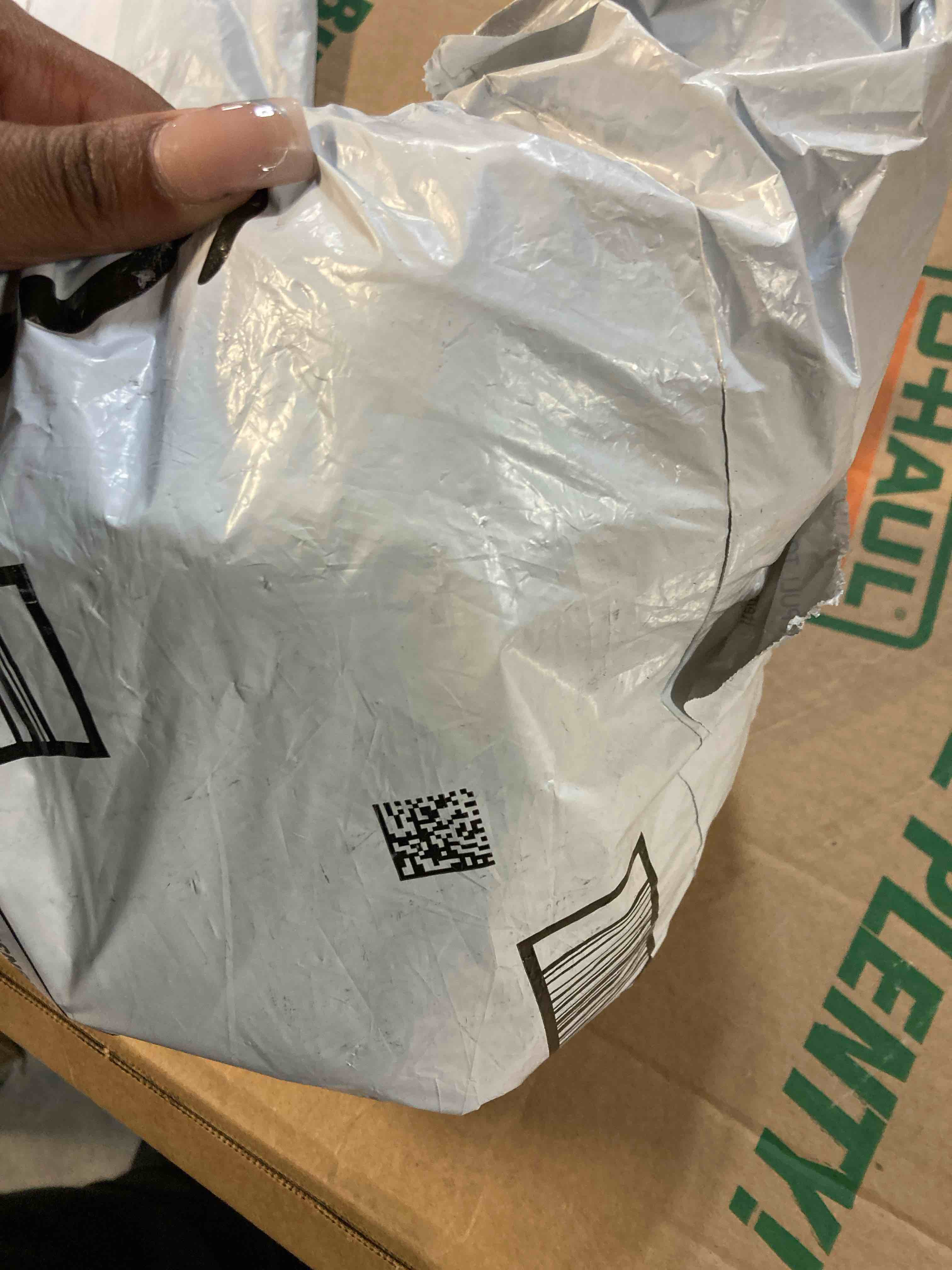 https://s3.amazonaws.com/lotting-images-prod/phillipi/YEL5146339_1710252435827.jpeg