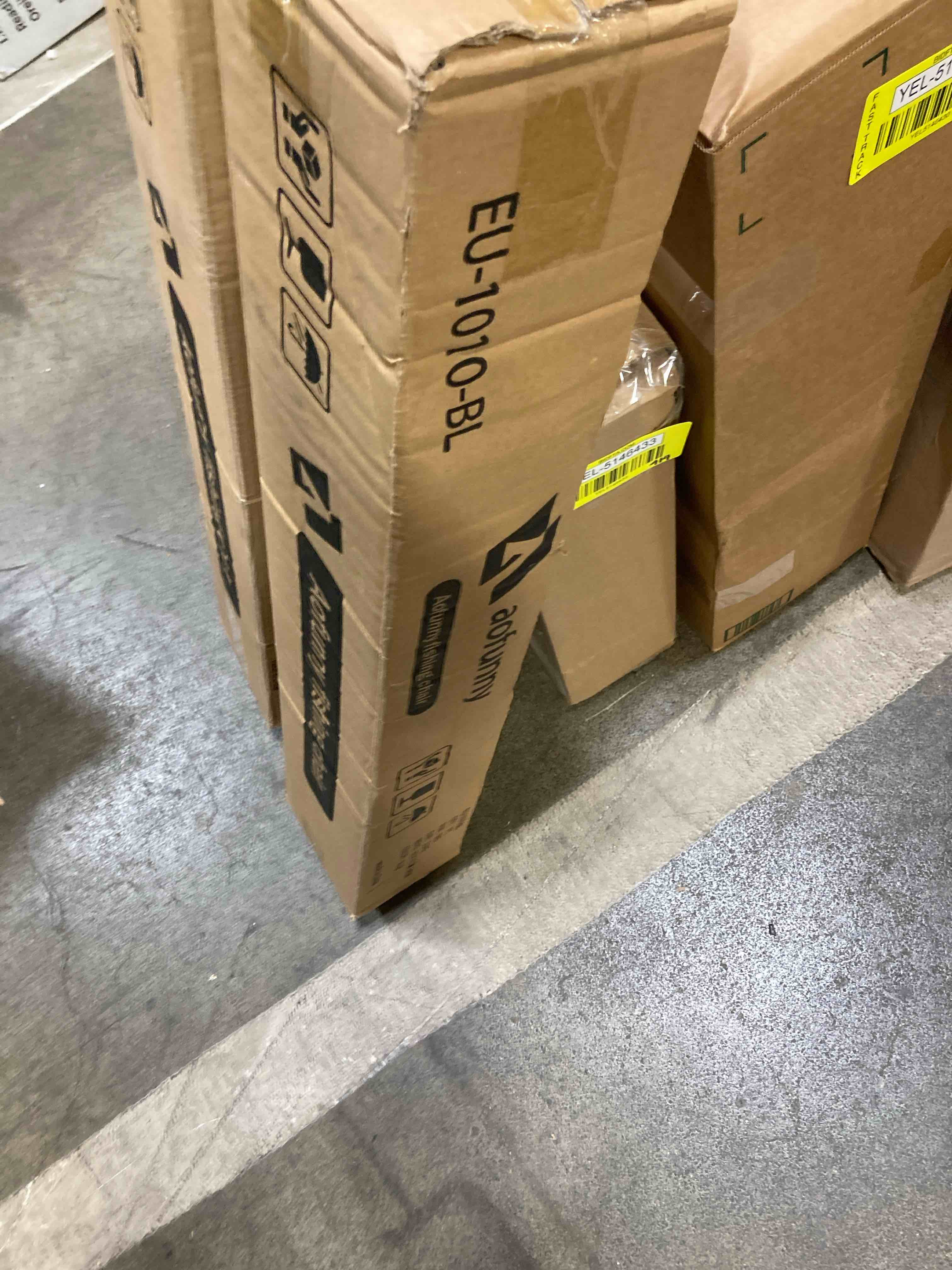 https://s3.amazonaws.com/lotting-images-prod/phillipi/YEL5146438_1710351942949.jpeg