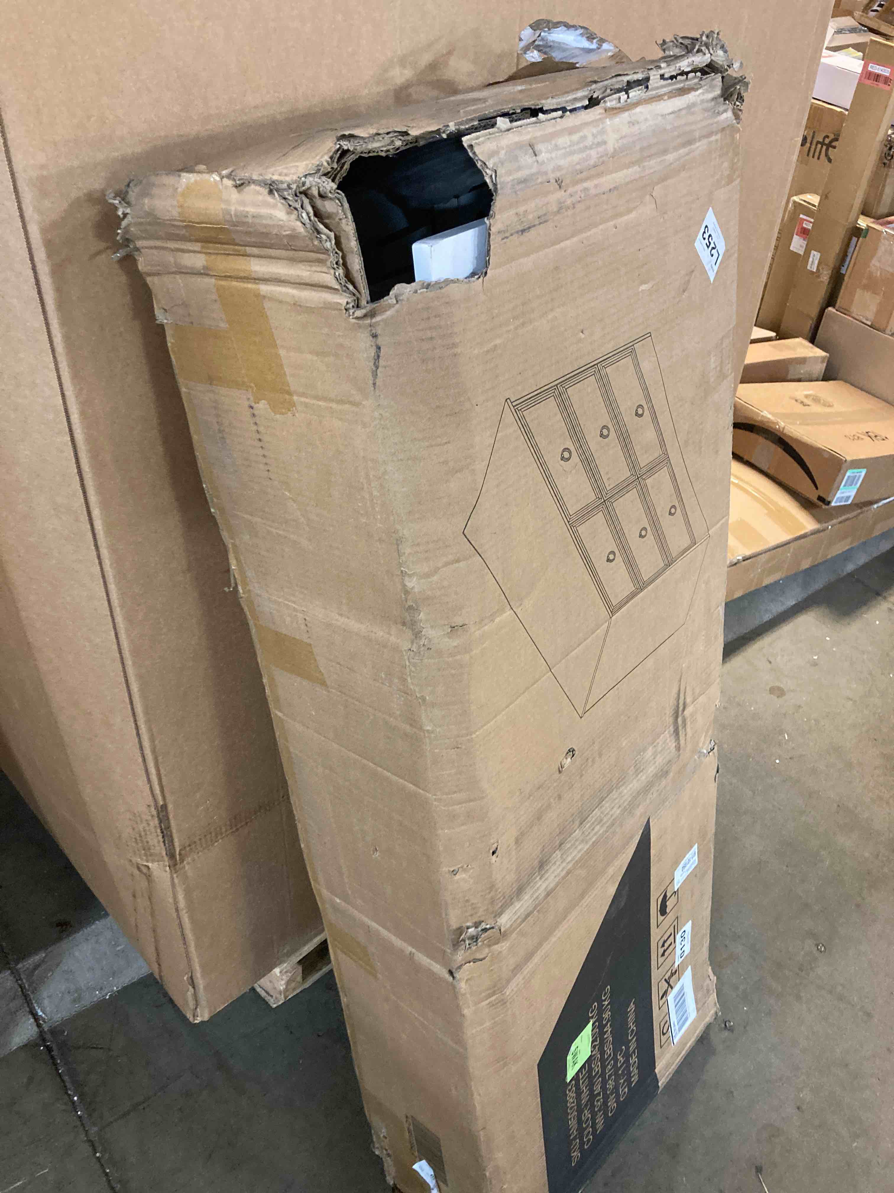 https://s3.amazonaws.com/lotting-images-prod/phillipi/YEL5146589_1710519890210.jpeg