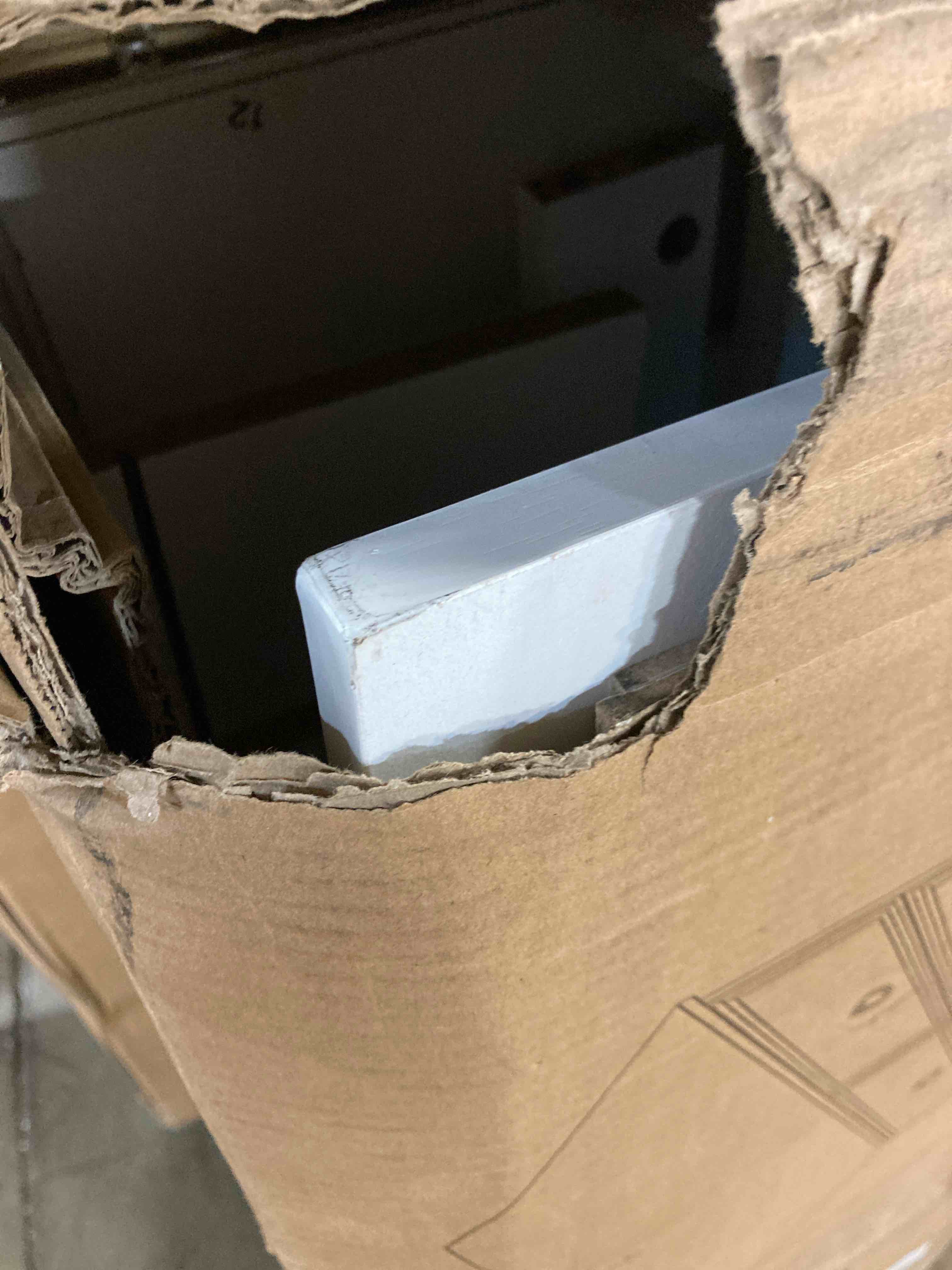 https://s3.amazonaws.com/lotting-images-prod/phillipi/YEL5146589_1710519894209.jpeg