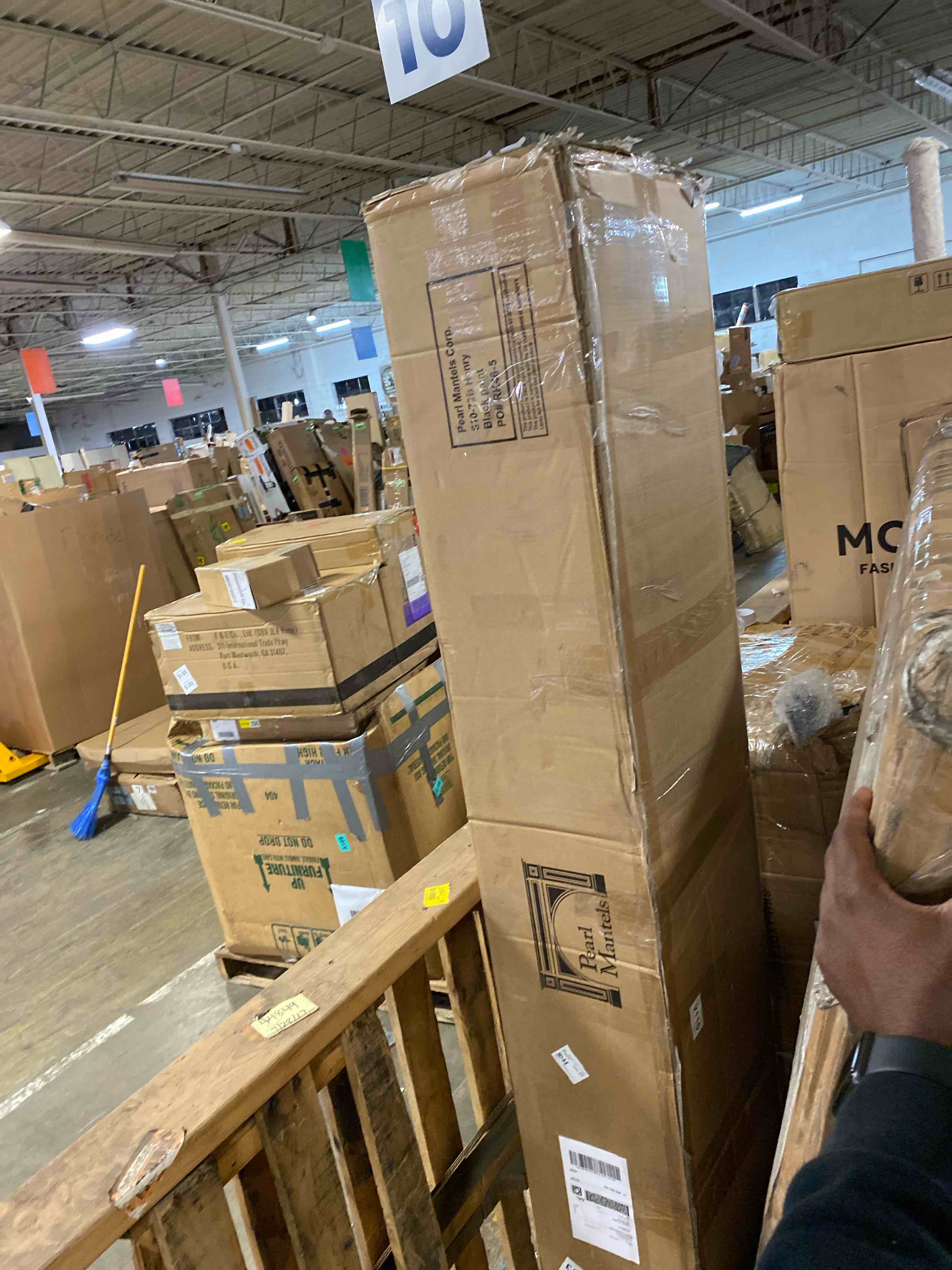 https://s3.amazonaws.com/lotting-images-prod/phillipi/YEL5148627_1718143227913.jpeg