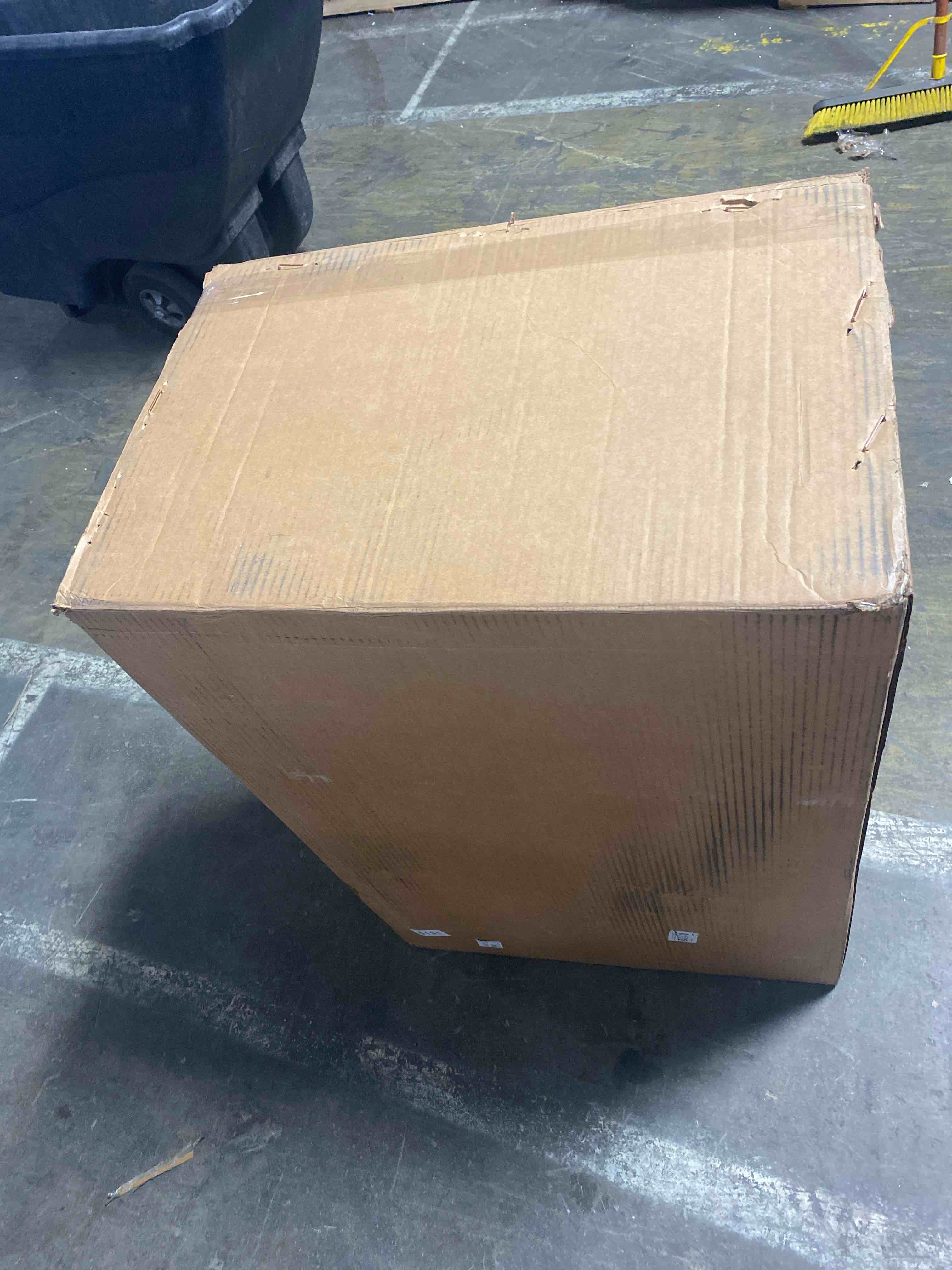 https://s3.amazonaws.com/lotting-images-prod/phillipi/YEL5148641_1718214628965.jpeg