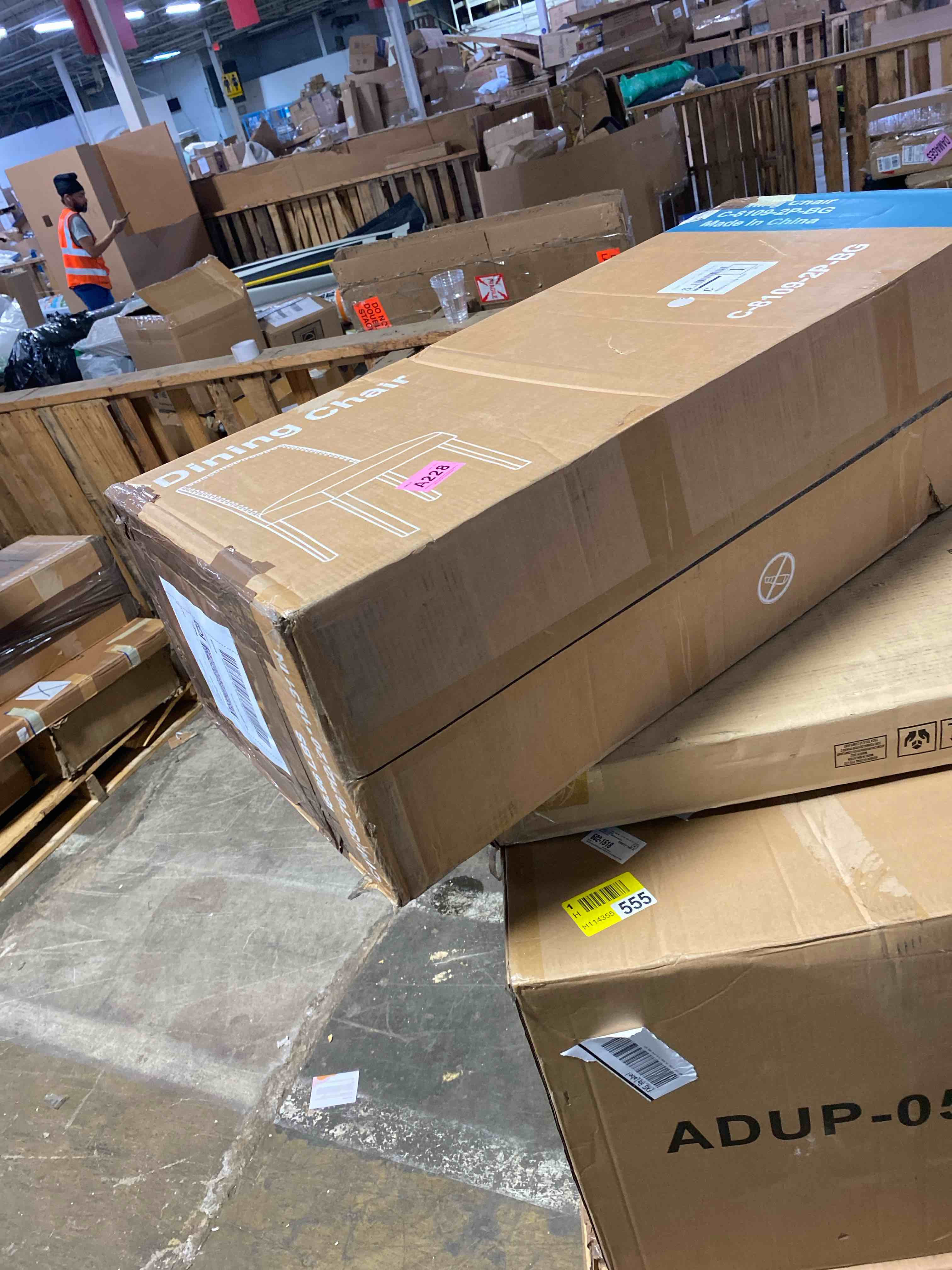 https://s3.amazonaws.com/lotting-images-prod/phillipi/YEL5148842_1718224553435.jpeg