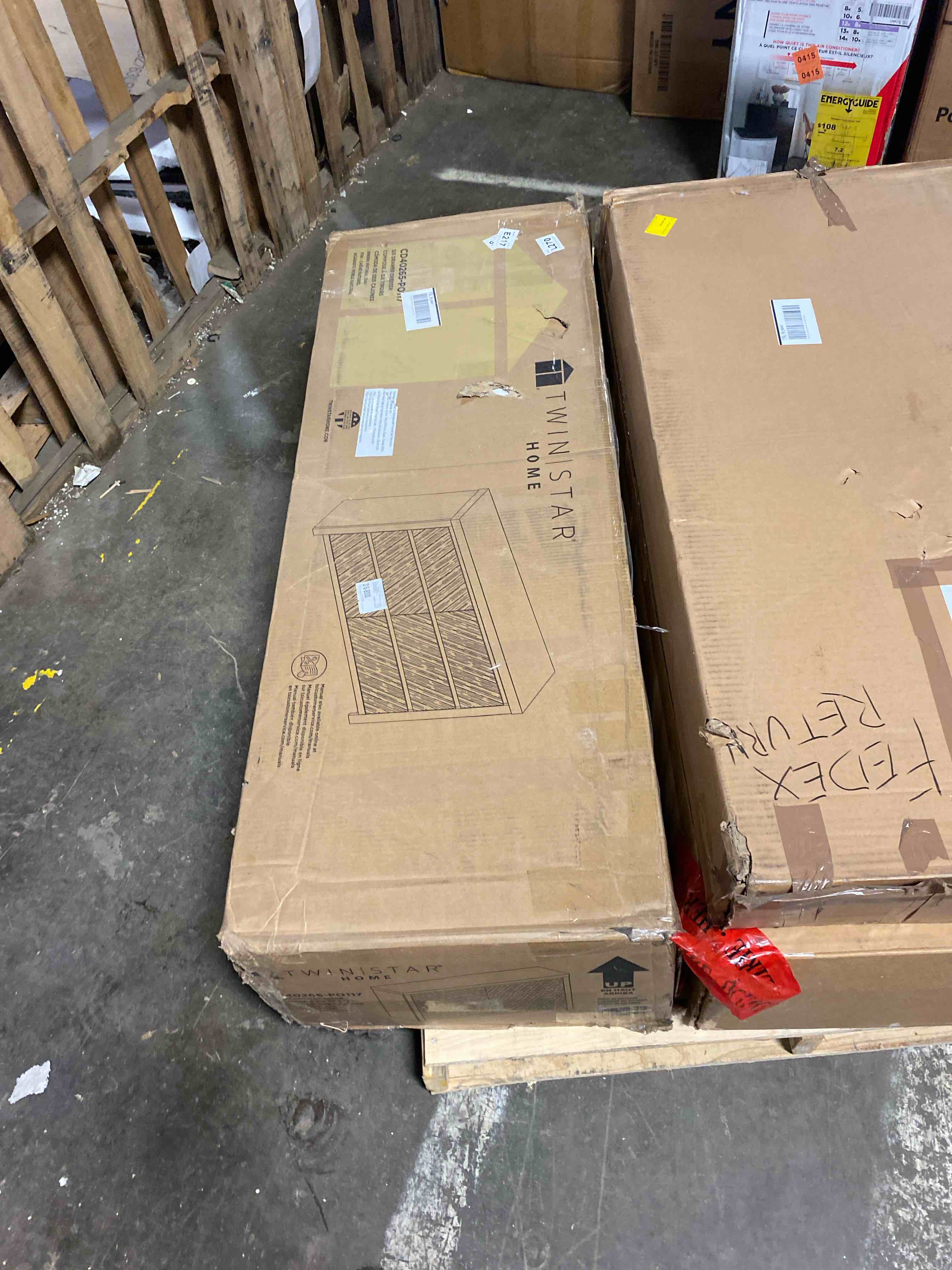 https://s3.amazonaws.com/lotting-images-prod/phillipi/YEL5148851_1718225698261.jpeg