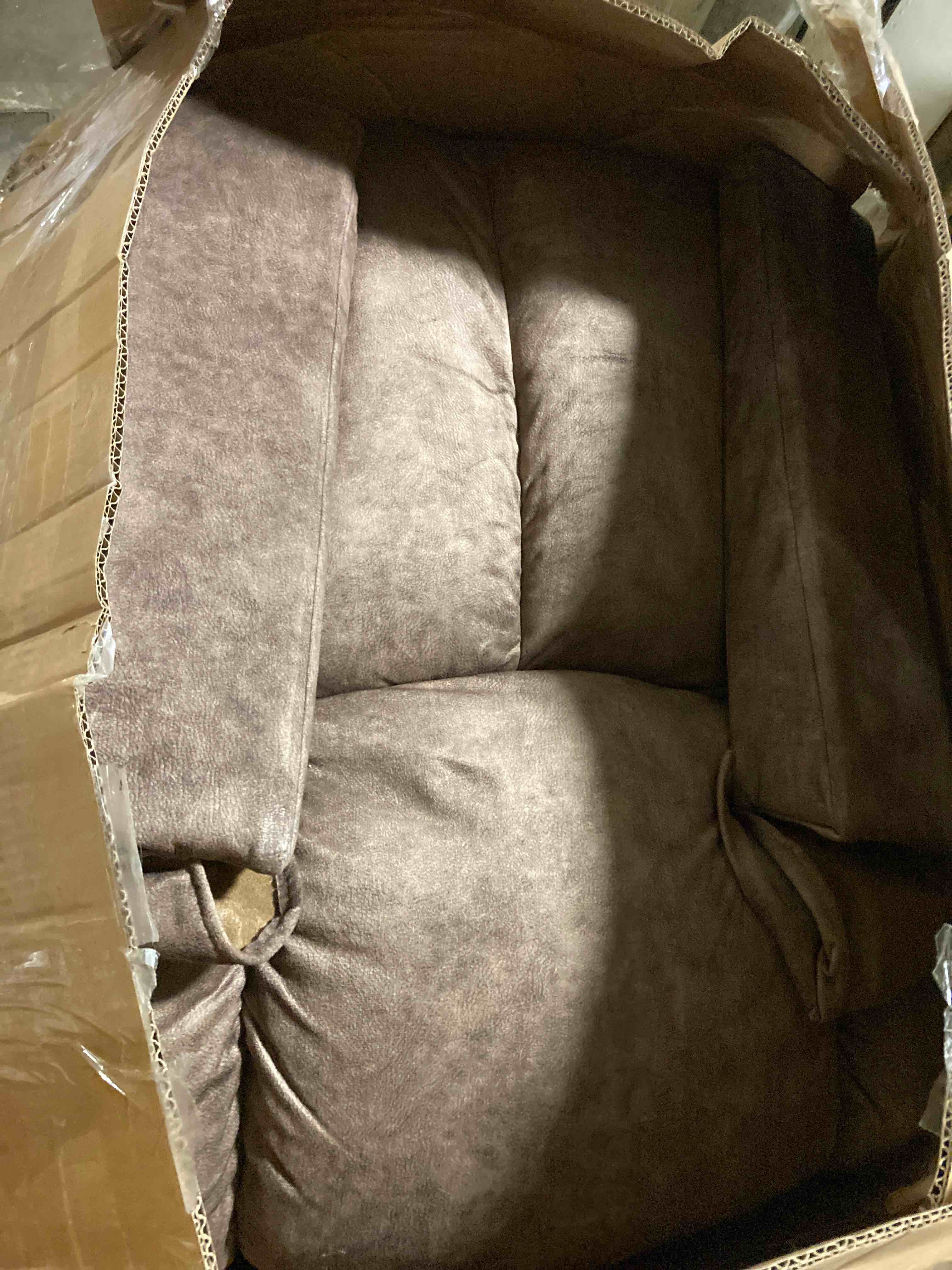 https://s3.amazonaws.com/lotting-images-prod/phillipi/YEL5154429_1709152747049.jpeg