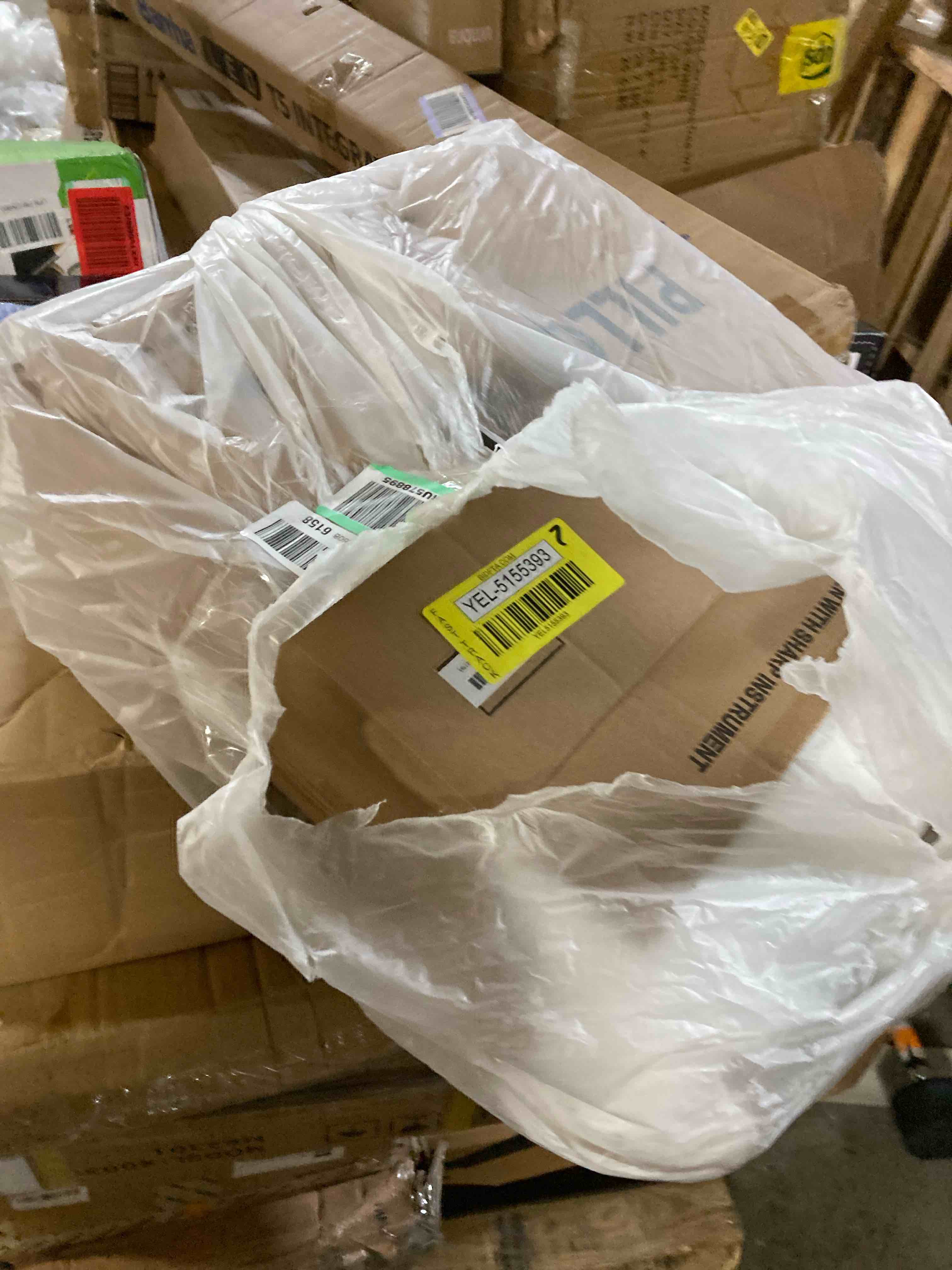 https://s3.amazonaws.com/lotting-images-prod/phillipi/YEL5155393_1707324850536.jpeg