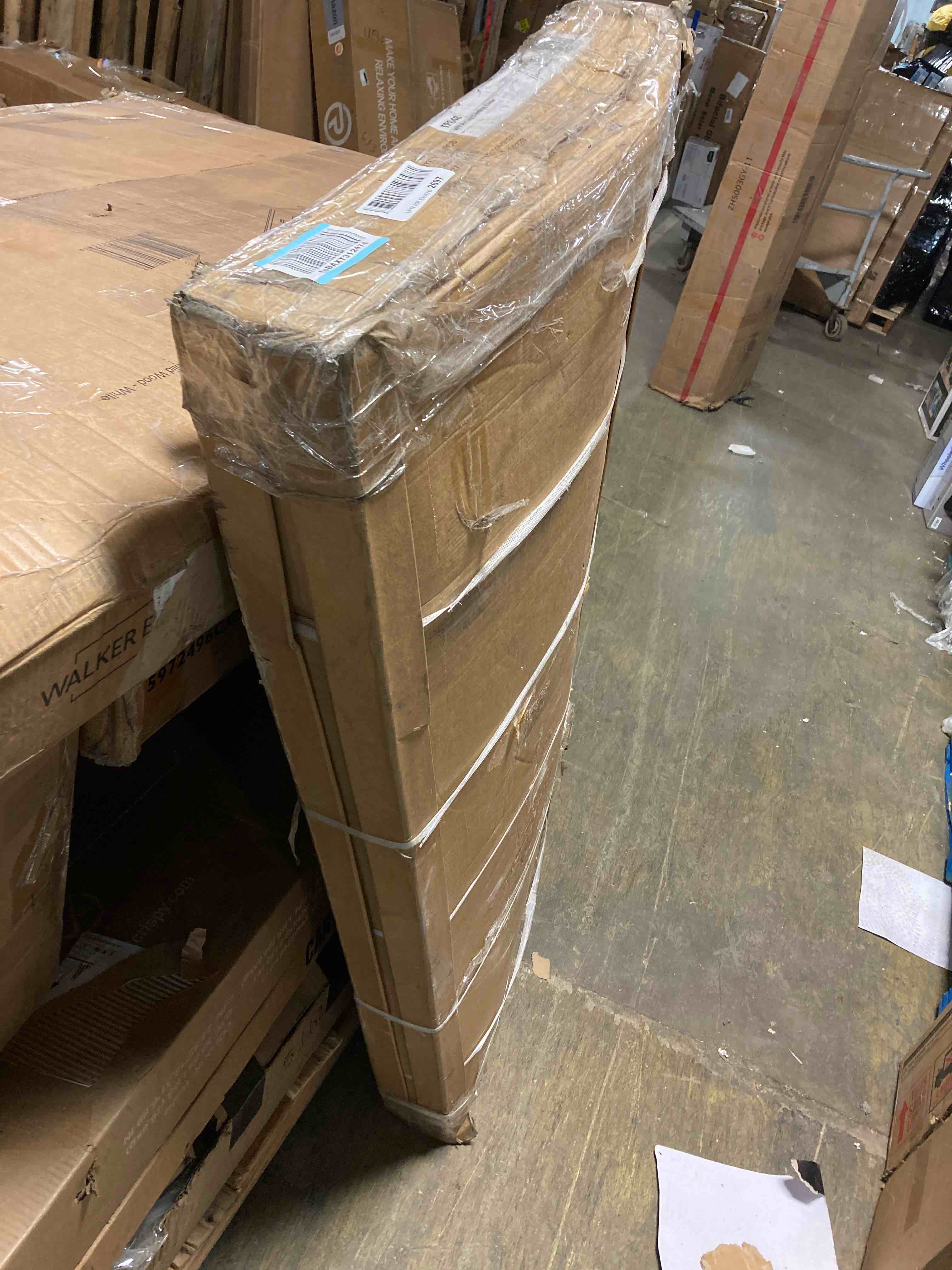 https://s3.amazonaws.com/lotting-images-prod/phillipi/YEL5155654_1707413796914.jpeg