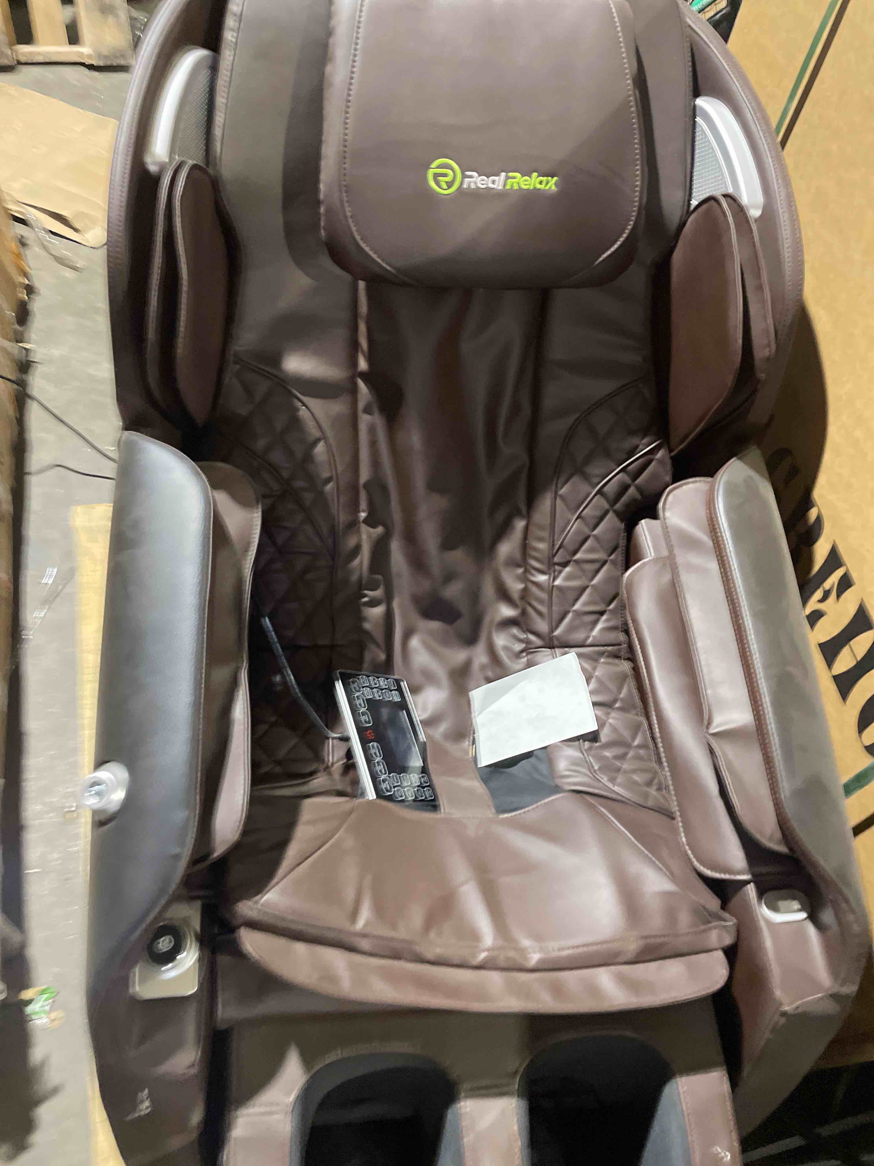 https://s3.amazonaws.com/lotting-images-prod/phillipi/YEL5155792_1708109649555.jpeg