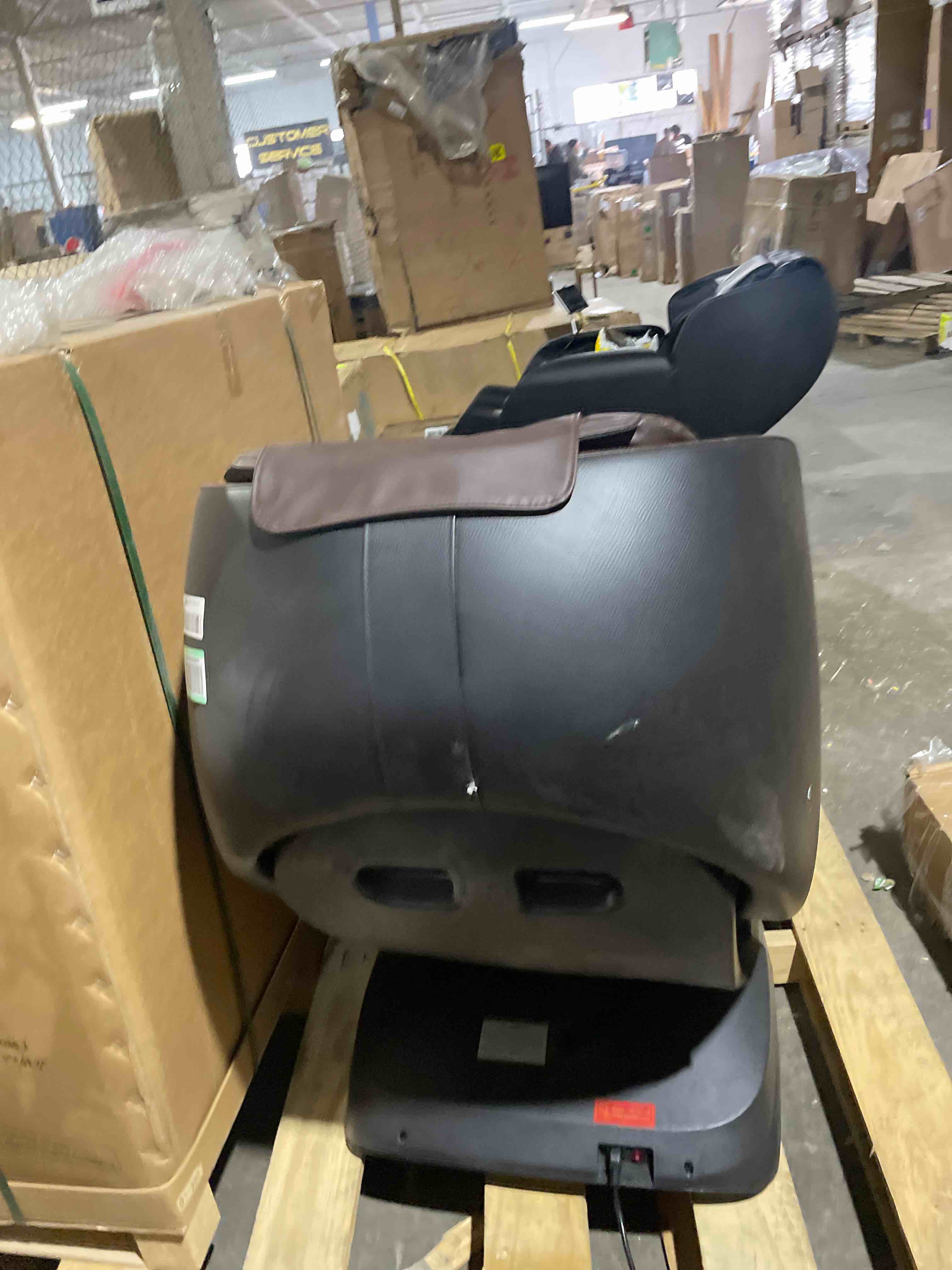 https://s3.amazonaws.com/lotting-images-prod/phillipi/YEL5155792_1708109656562.jpeg
