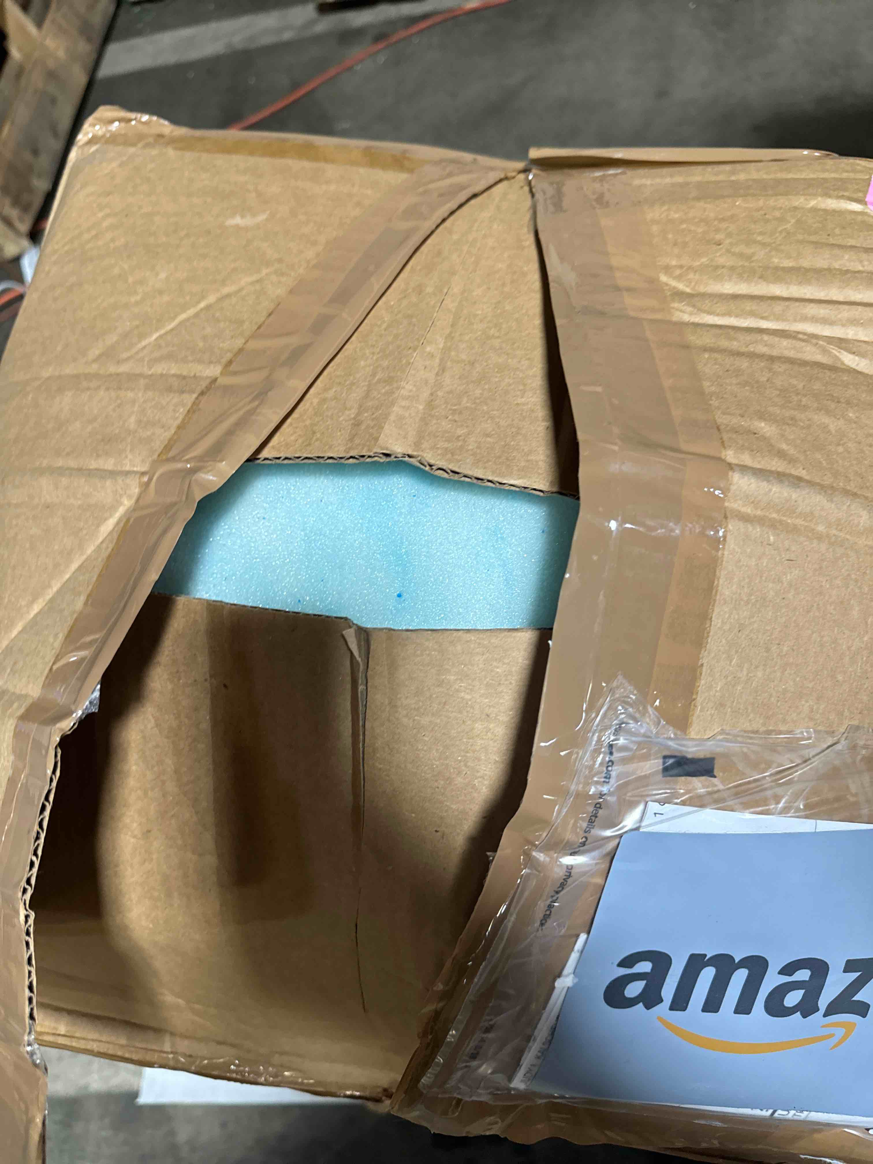 https://s3.amazonaws.com/lotting-images-prod/phillipi/YEL5662171_1722972215593.jpeg