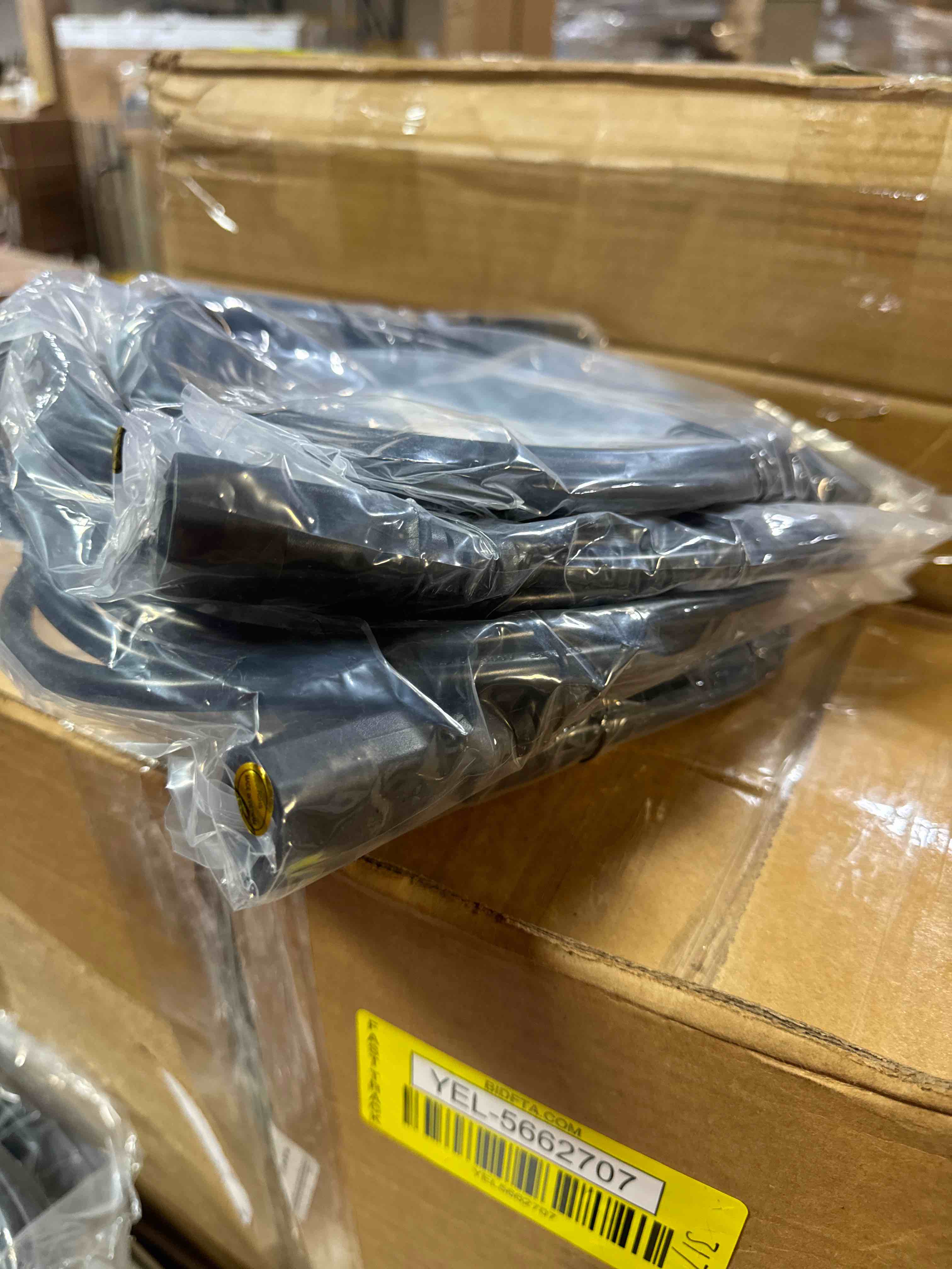 https://s3.amazonaws.com/lotting-images-prod/phillipi/YEL5662714_1724342458695.jpeg
