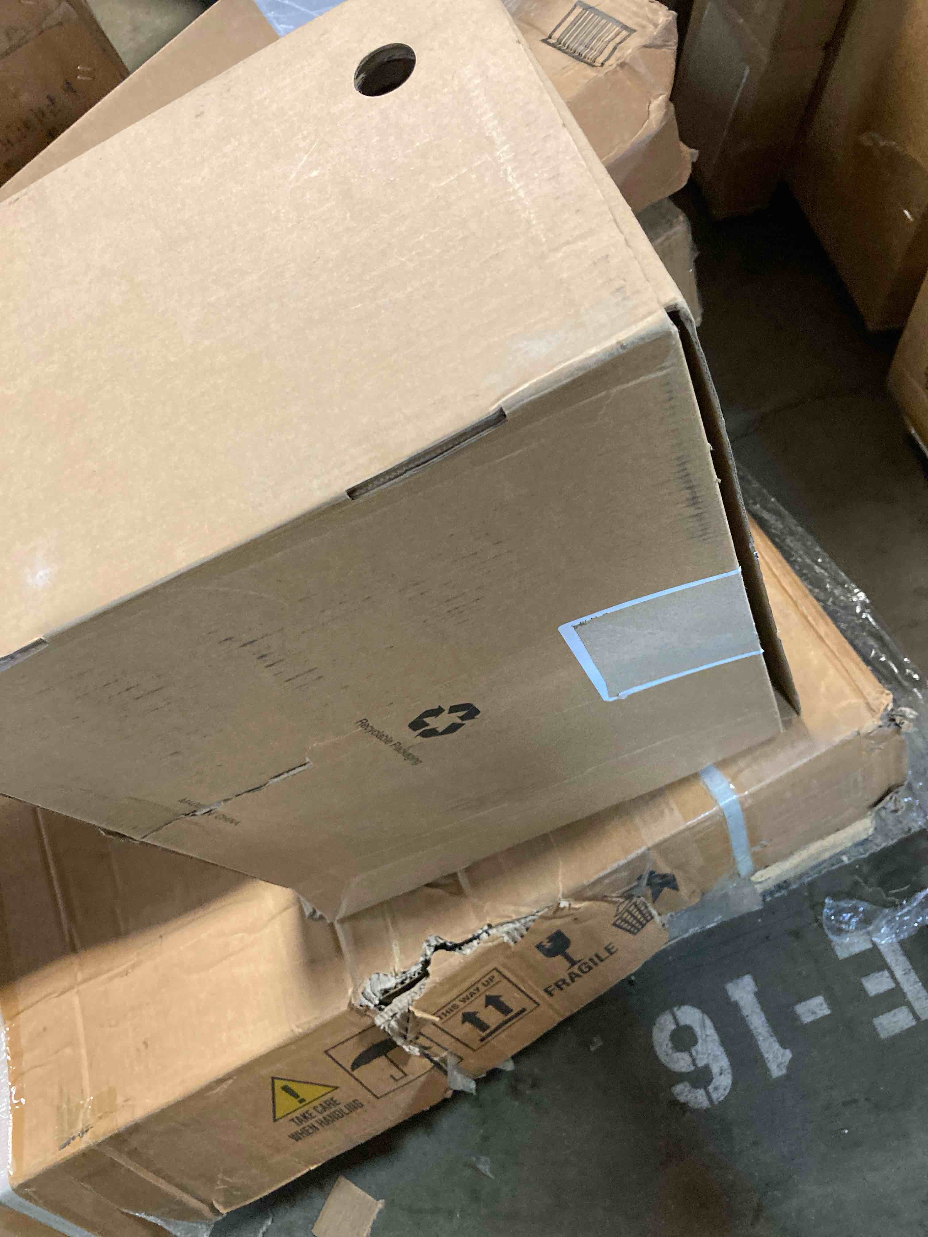 https://s3.amazonaws.com/lotting-images-prod/phillipi/YEL5666359_1706208968375.jpeg