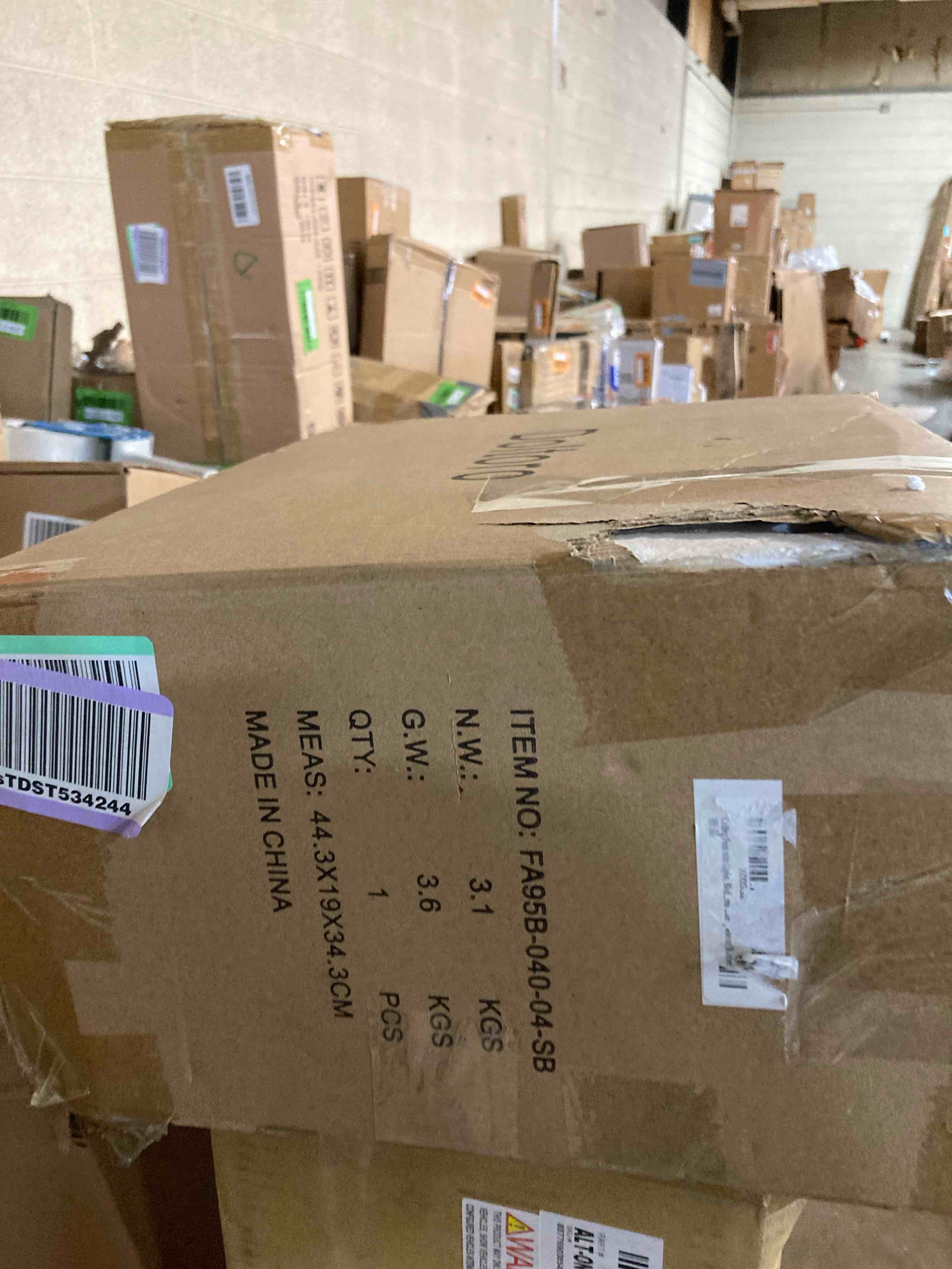 https://s3.amazonaws.com/lotting-images-prod/phillipi/YEL5666695_1706735114836.jpeg