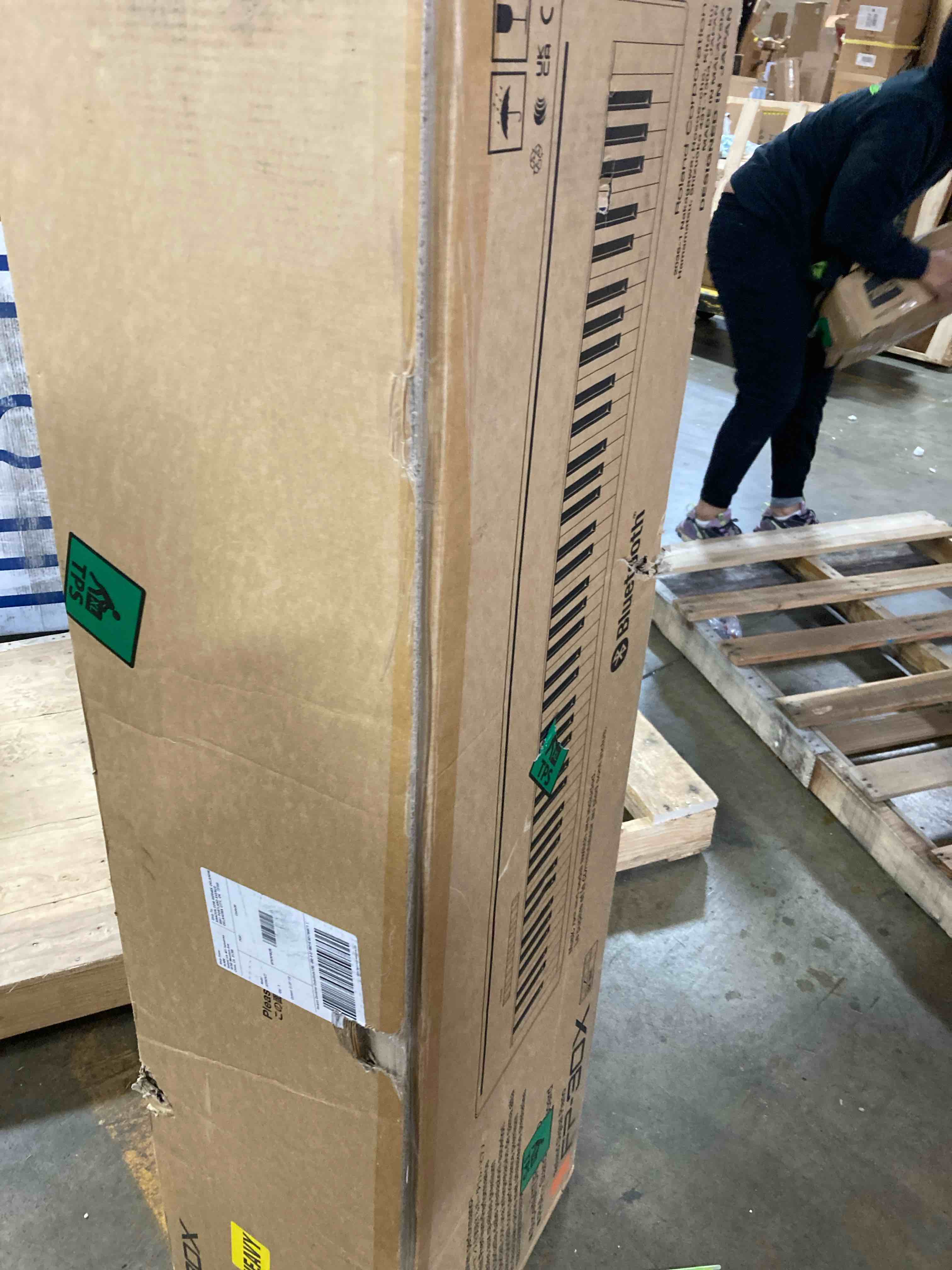 https://s3.amazonaws.com/lotting-images-prod/phillipi/YEL5667335_1708108314509.jpeg