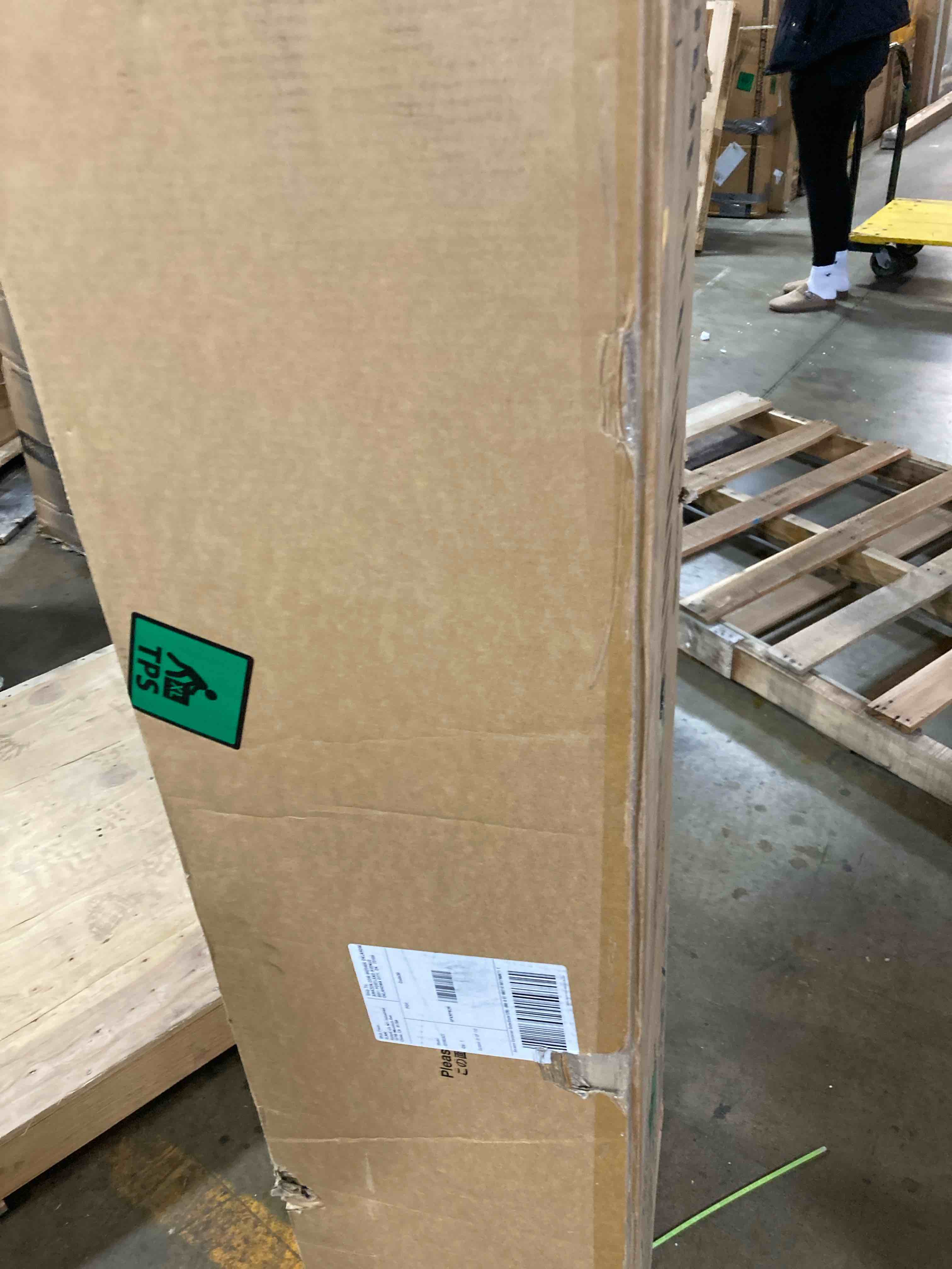 https://s3.amazonaws.com/lotting-images-prod/phillipi/YEL5667335_1708108315754.jpeg