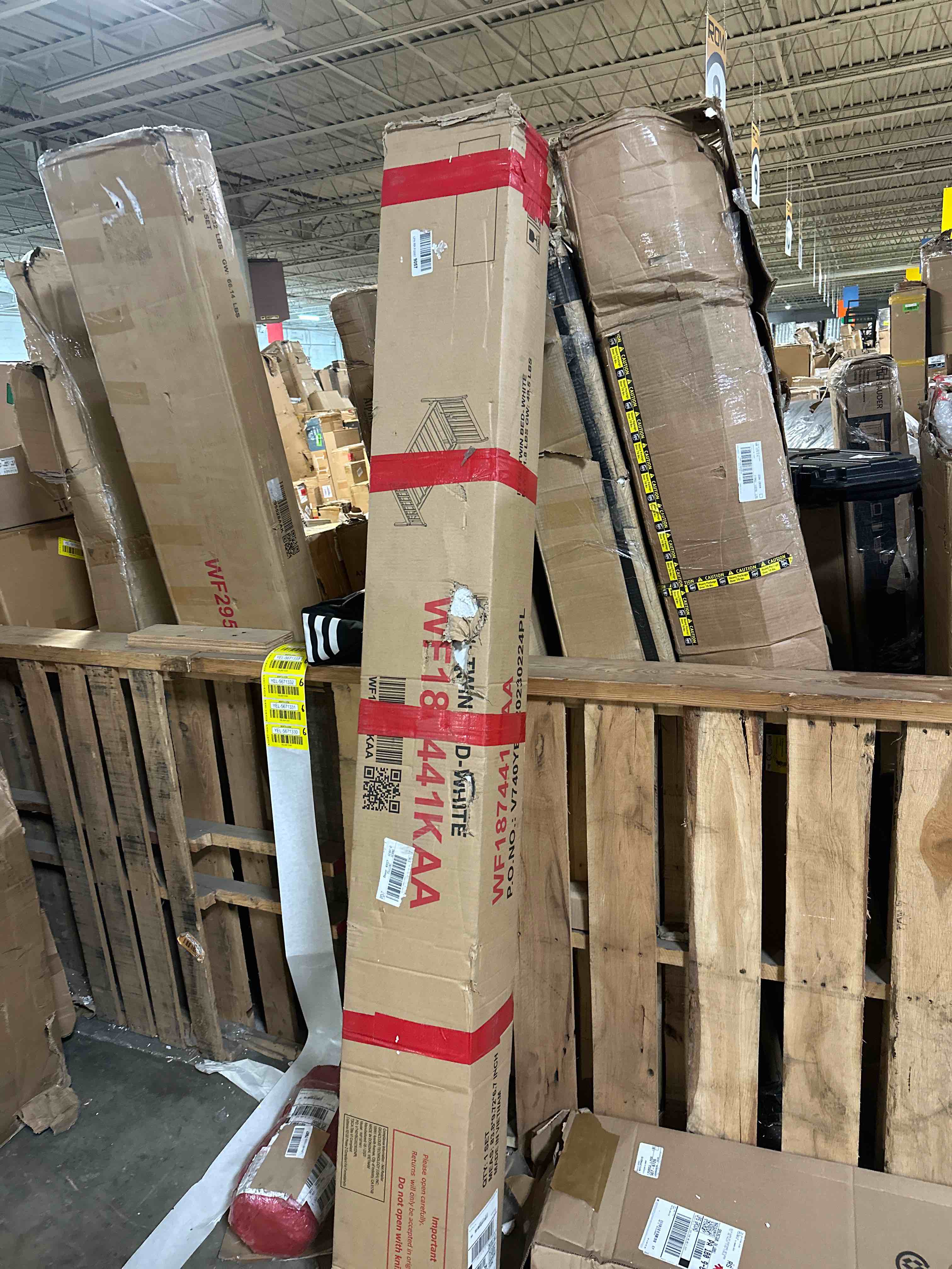 https://s3.amazonaws.com/lotting-images-prod/phillipi/YEL5671330_1706119399566.jpeg