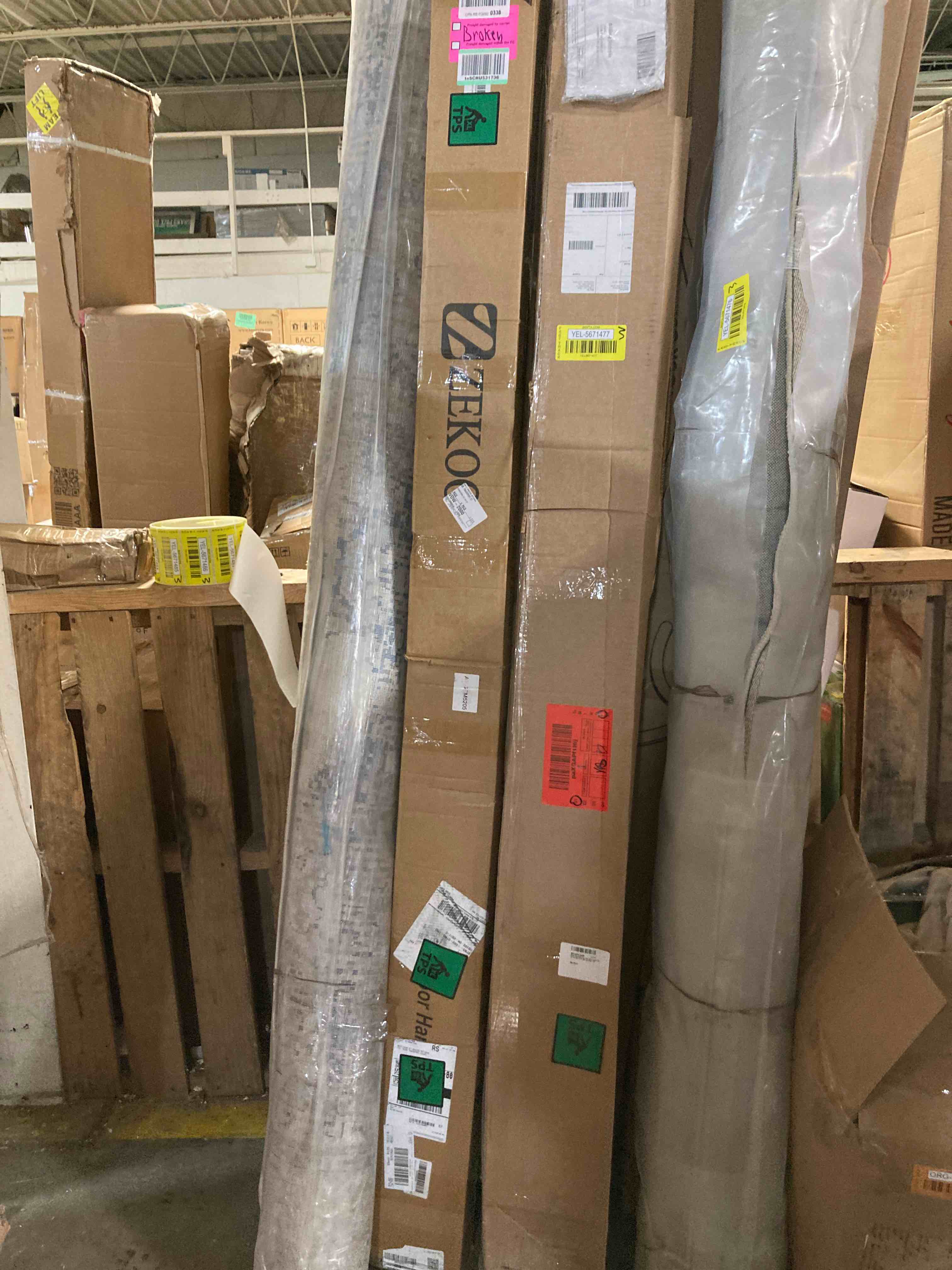 https://s3.amazonaws.com/lotting-images-prod/phillipi/YEL5671478_1706205926546.jpeg