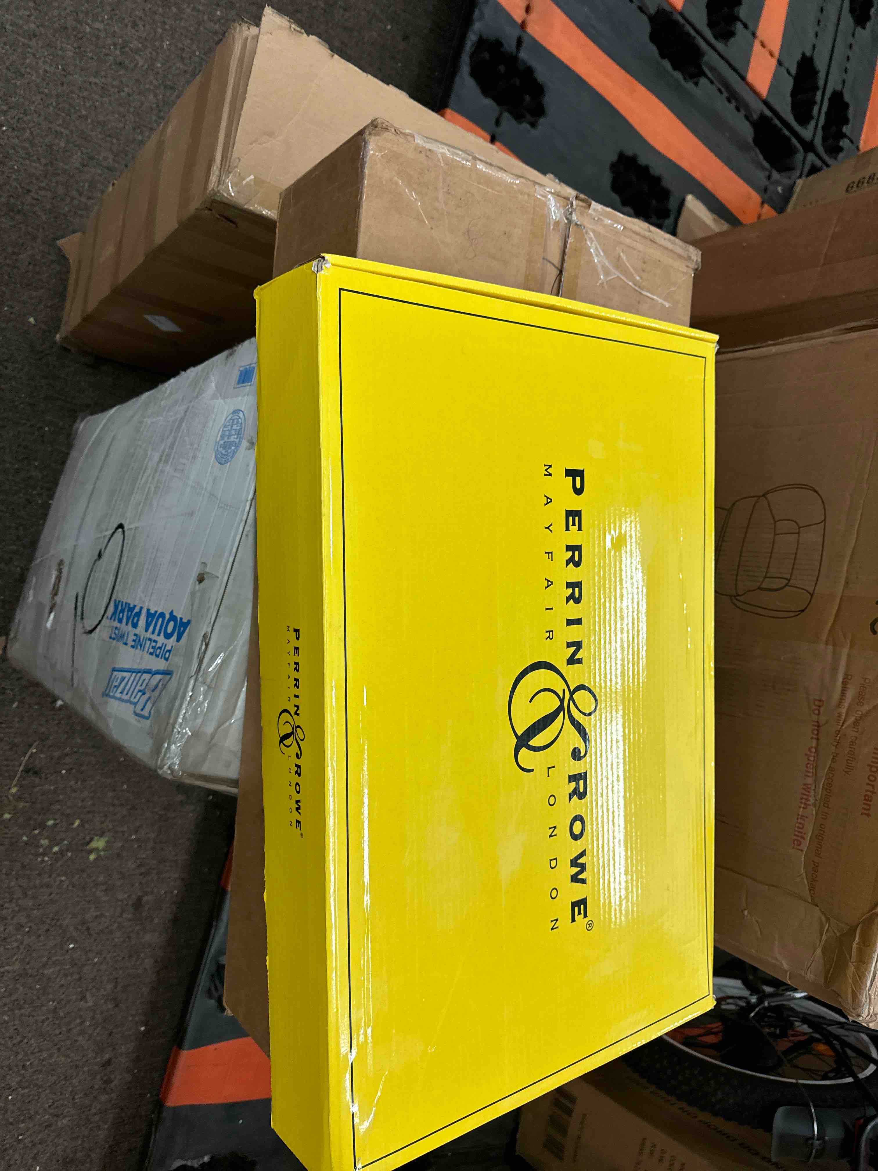 https://s3.amazonaws.com/lotting-images-prod/phillipi/YEL5873077_1720710662908.jpeg