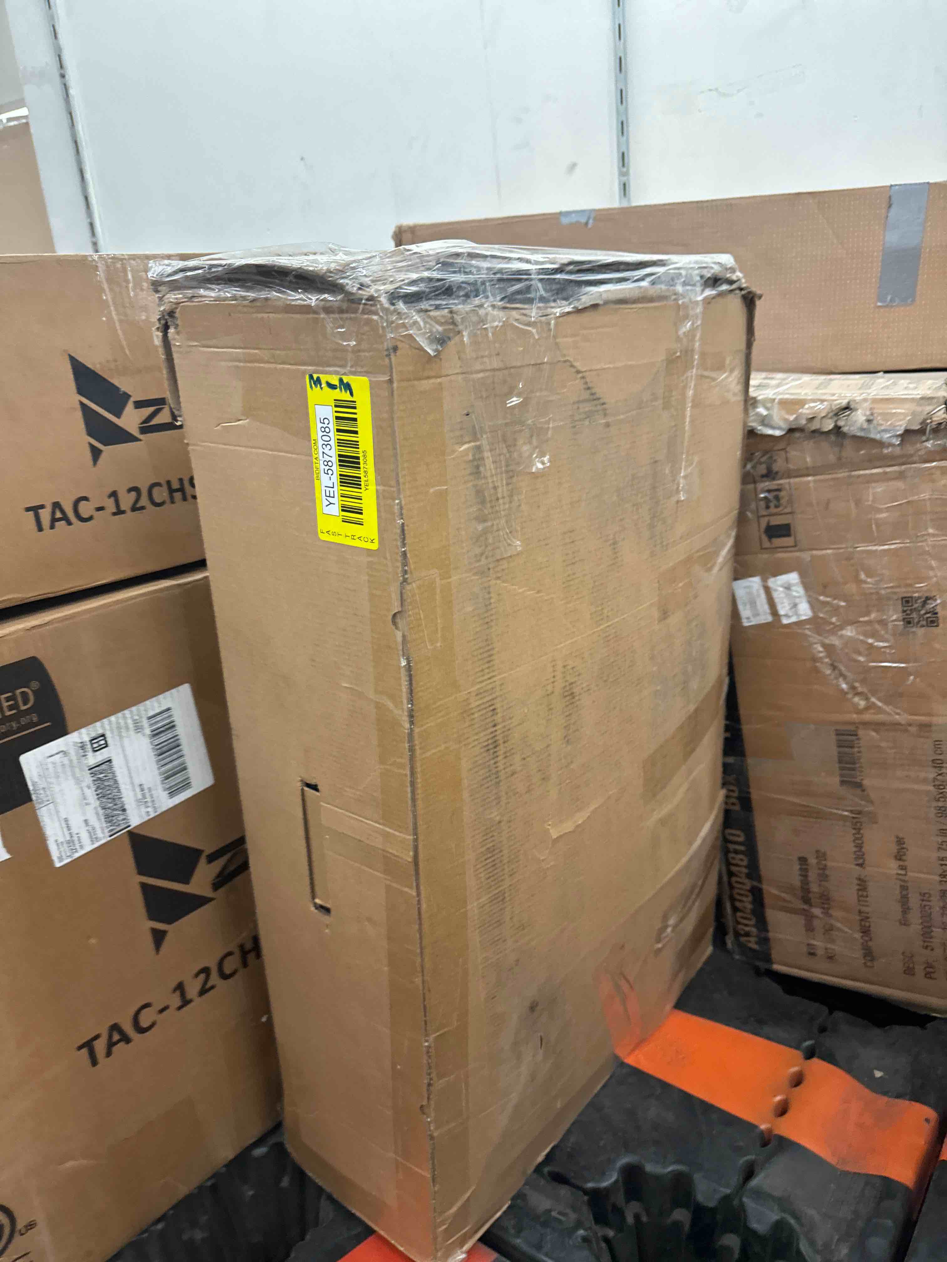 https://s3.amazonaws.com/lotting-images-prod/phillipi/YEL5873085_1720716779995.jpeg