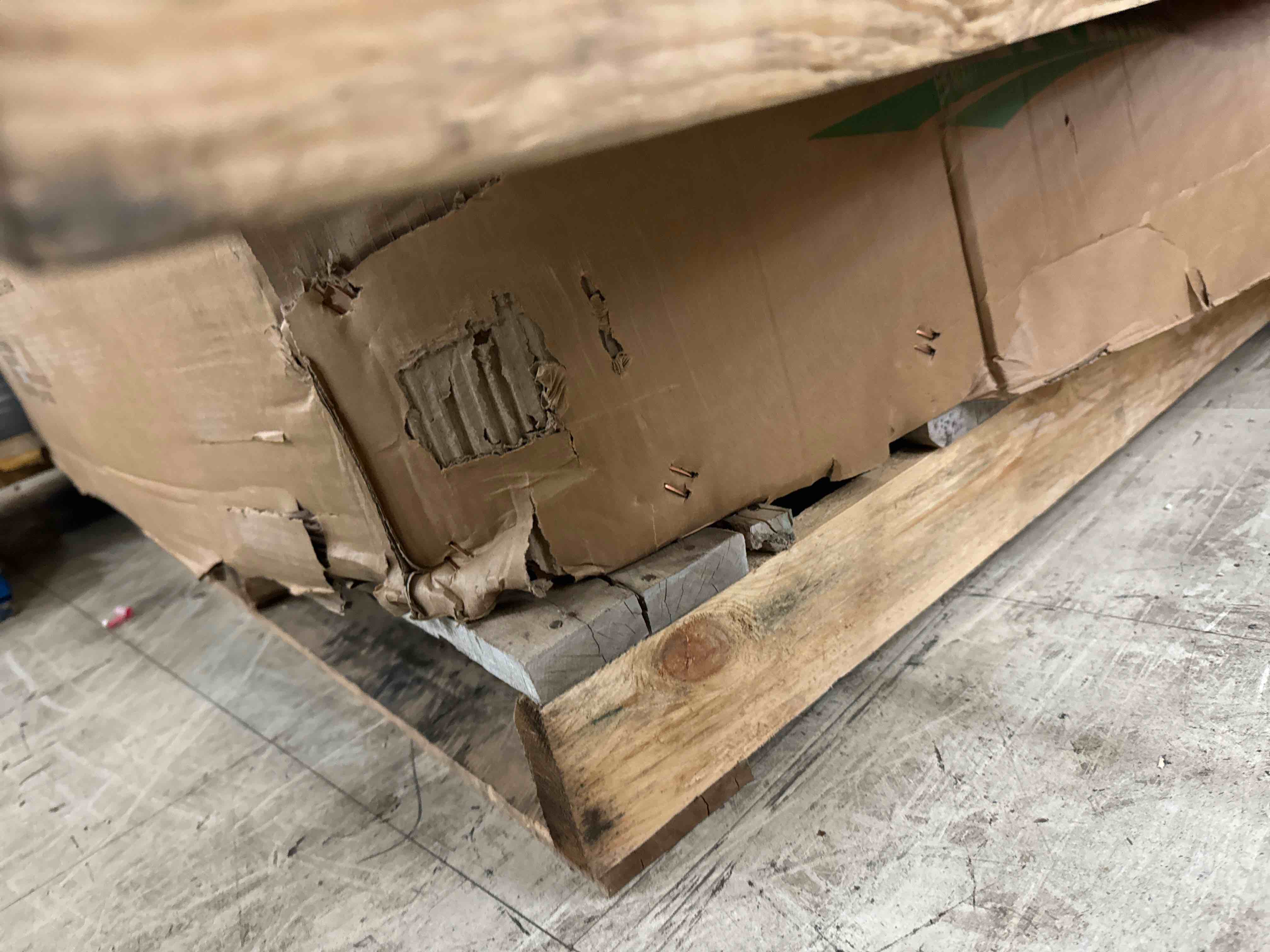 https://s3.amazonaws.com/lotting-images-prod/phillipi/YEL5873100_1720729979116.jpeg