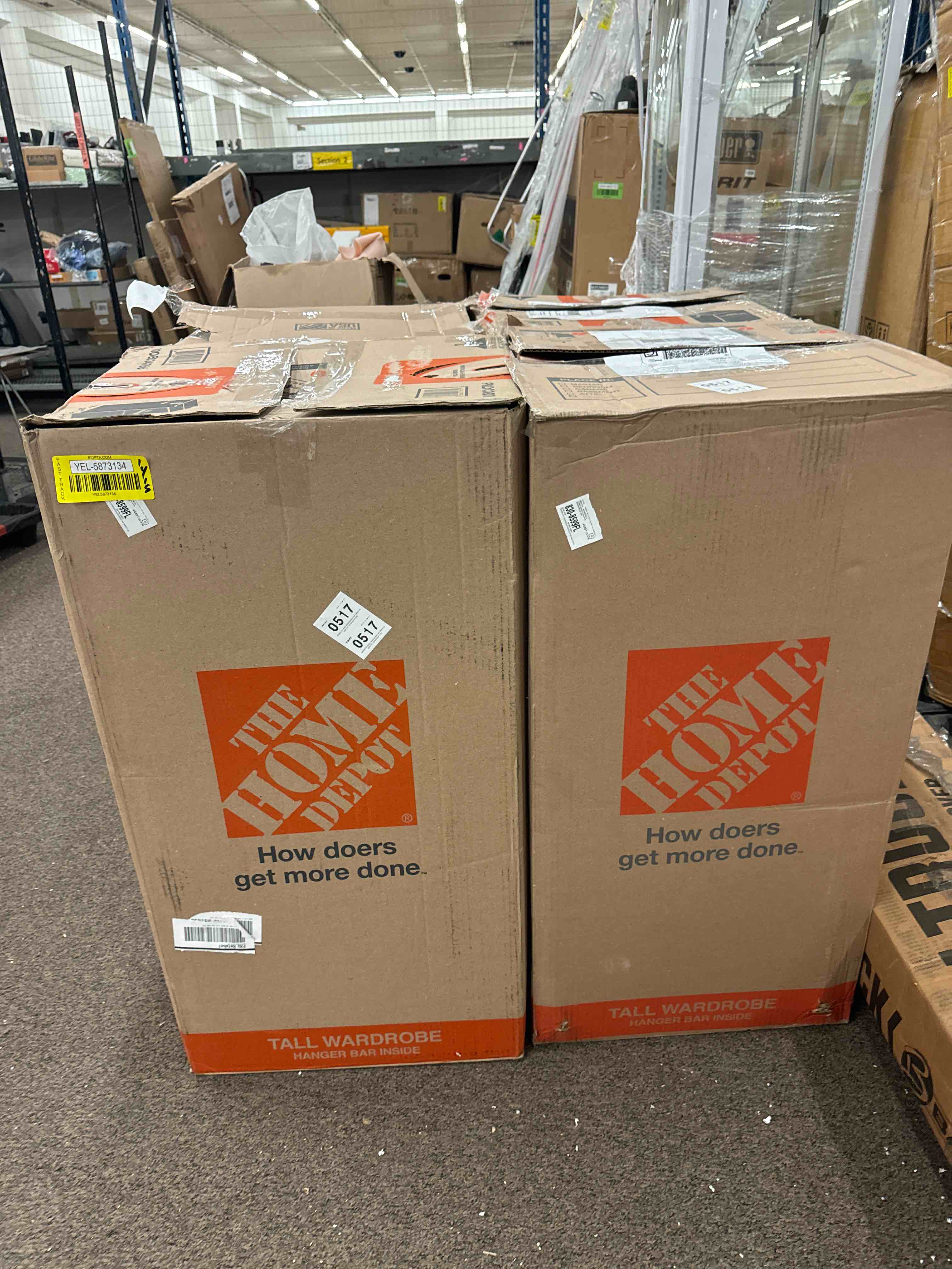 https://s3.amazonaws.com/lotting-images-prod/phillipi/YEL5873134_1721930656210.jpeg