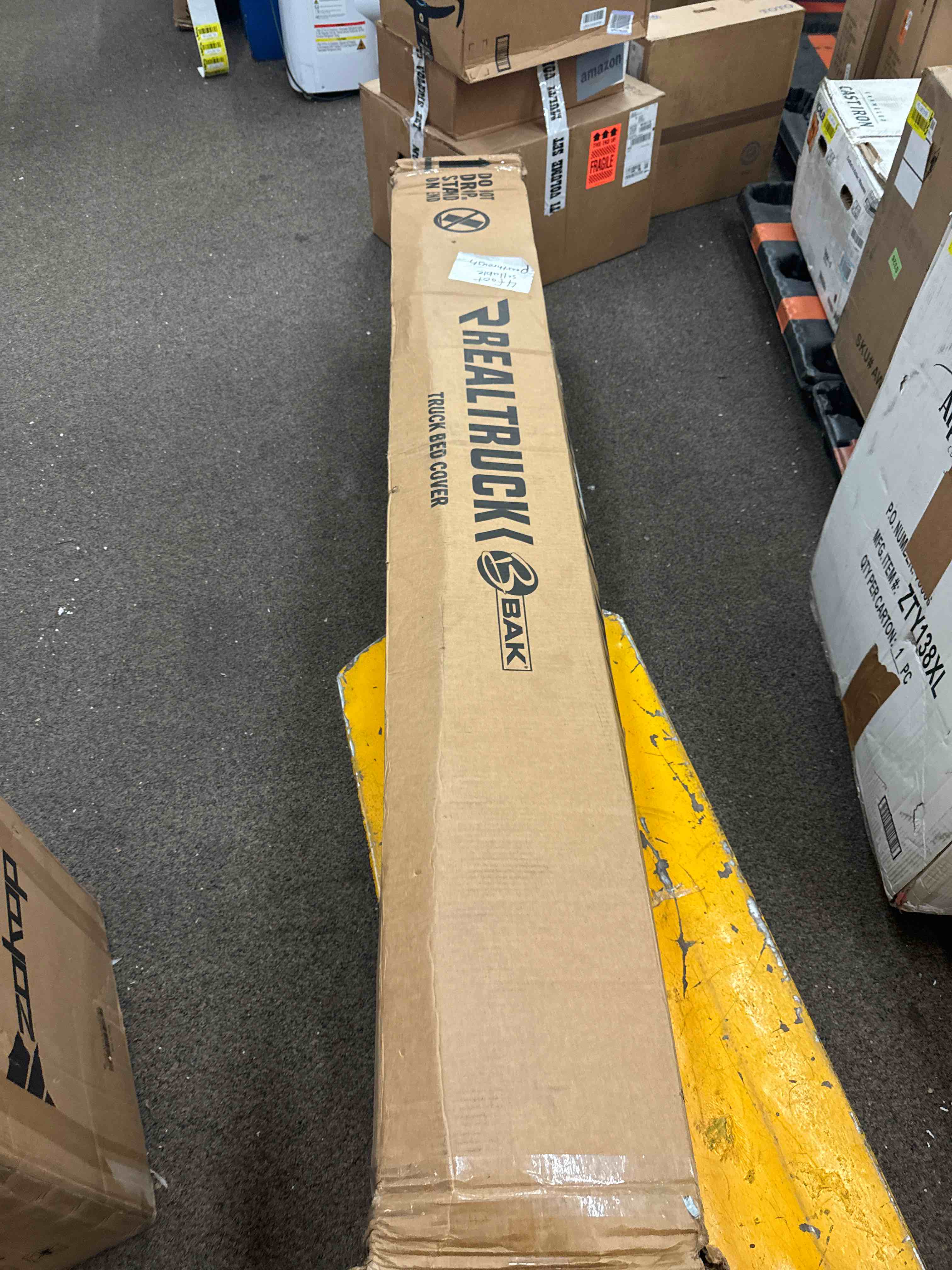 https://s3.amazonaws.com/lotting-images-prod/phillipi/YEL5873135_1721929362951.jpeg