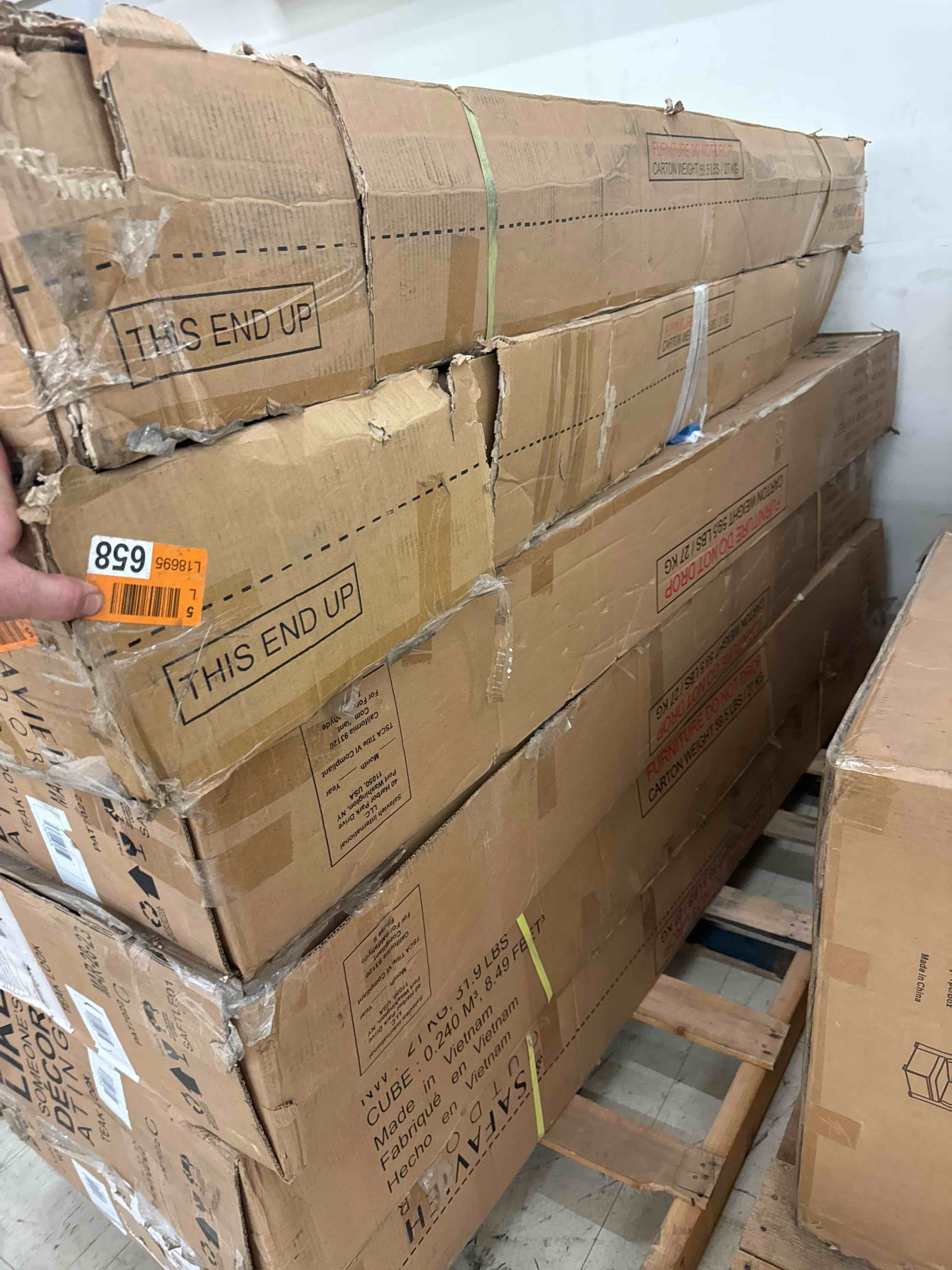https://s3.amazonaws.com/lotting-images-prod/phillipi/YEL5873184_1722541857496.jpeg