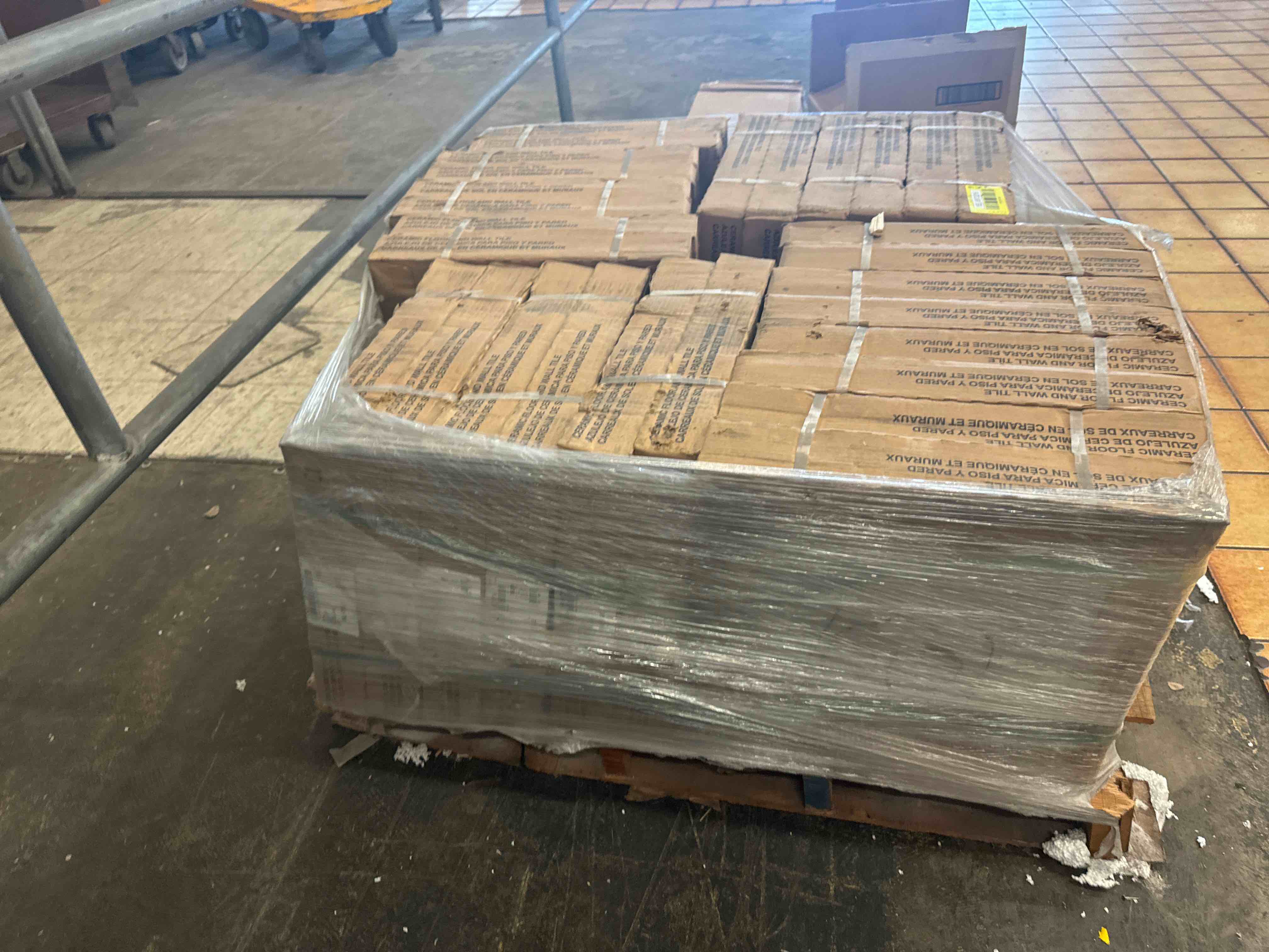 https://s3.amazonaws.com/lotting-images-prod/phillipi/YEL5873216_1722533415514.jpeg