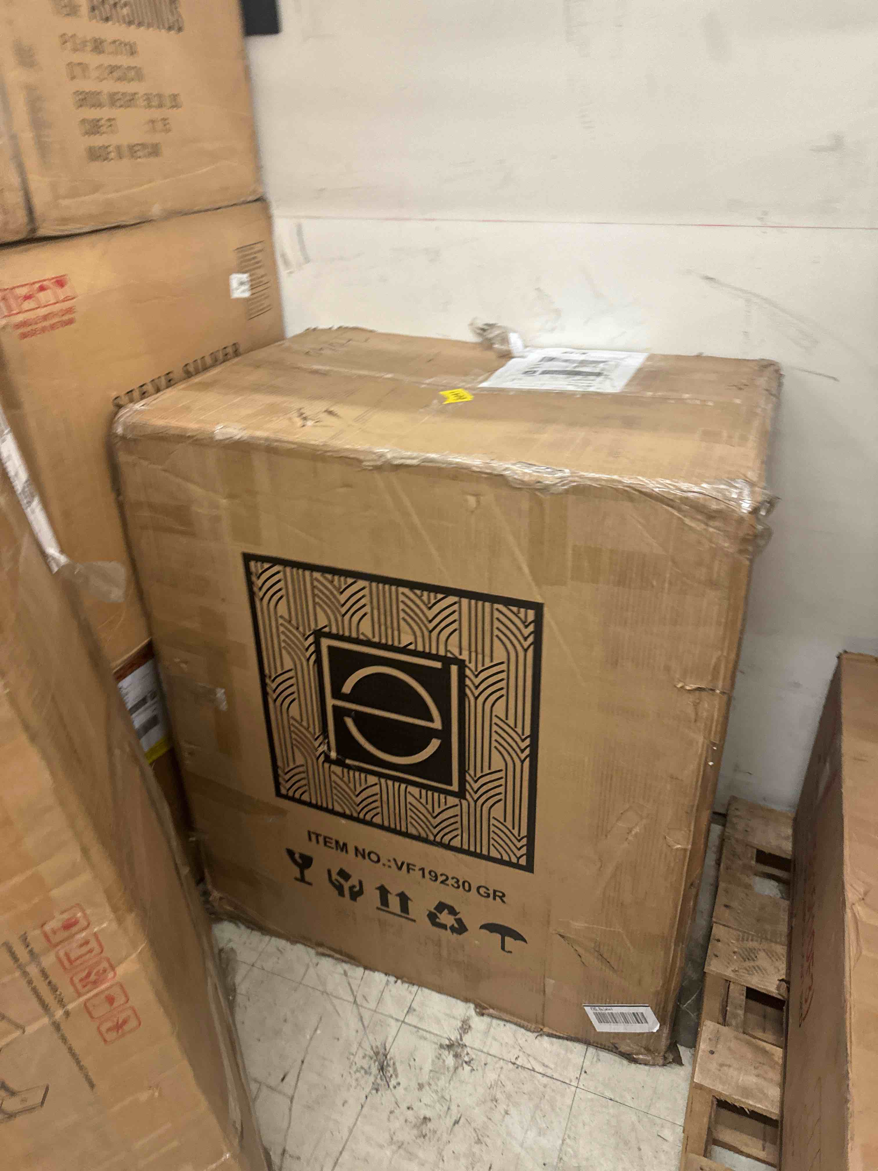 https://s3.amazonaws.com/lotting-images-prod/phillipi/YEL5873239_1723145025905.jpeg