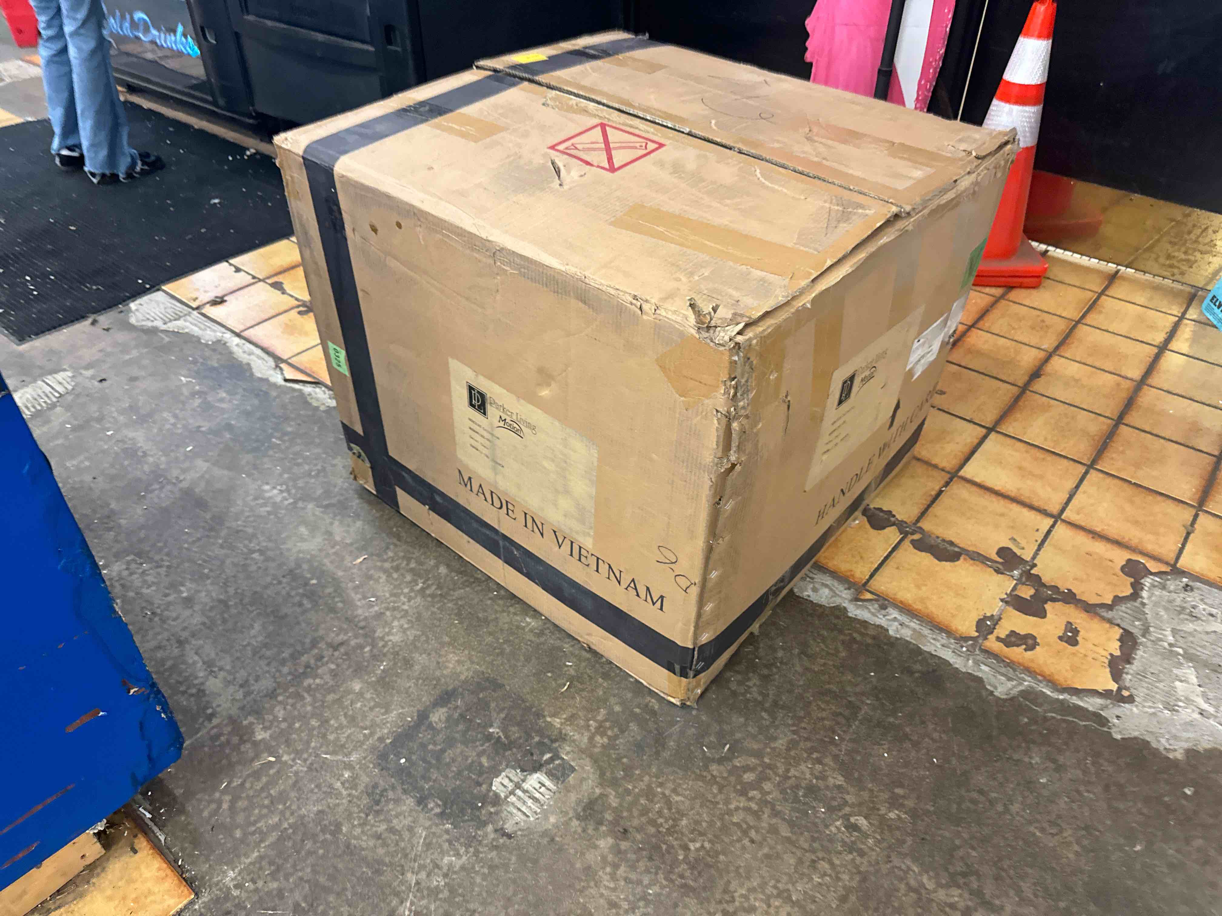 https://s3.amazonaws.com/lotting-images-prod/phillipi/YEL5873302_1723821627682.jpeg