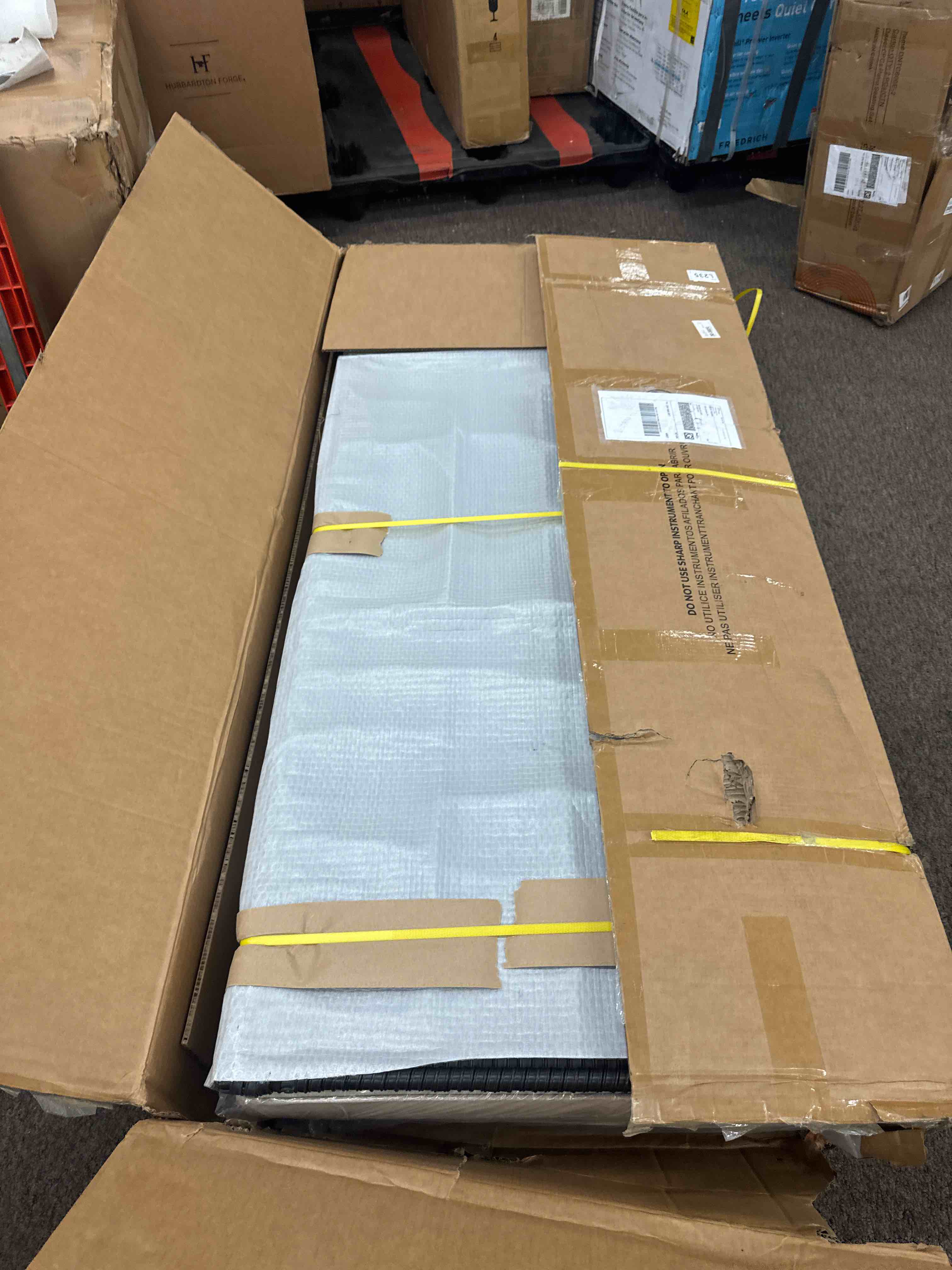 https://s3.amazonaws.com/lotting-images-prod/phillipi/YEL5873309_1724350905356.jpeg