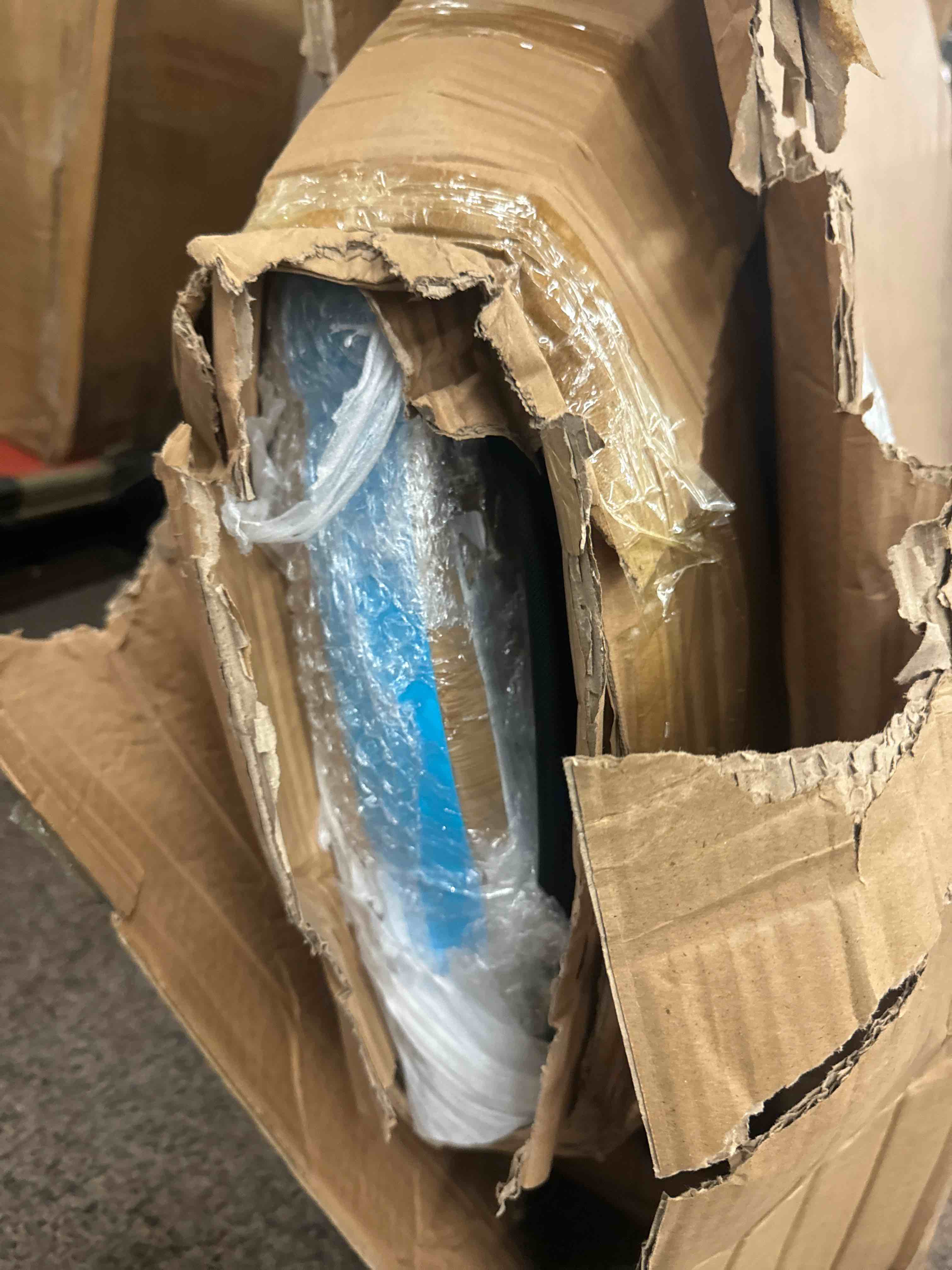 https://s3.amazonaws.com/lotting-images-prod/phillipi/YEL5873330_1724347304807.jpeg