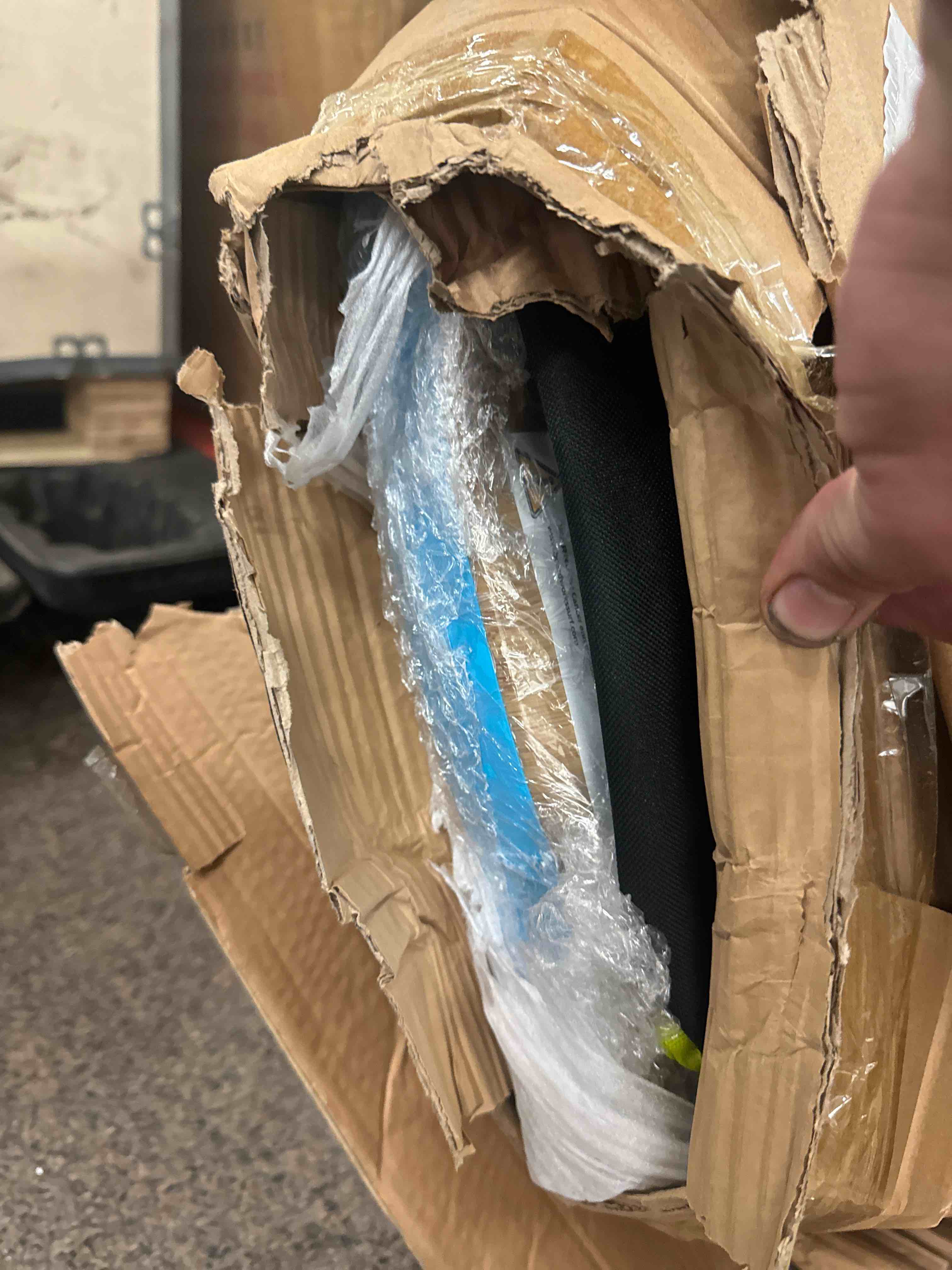 https://s3.amazonaws.com/lotting-images-prod/phillipi/YEL5873330_1724347313393.jpeg