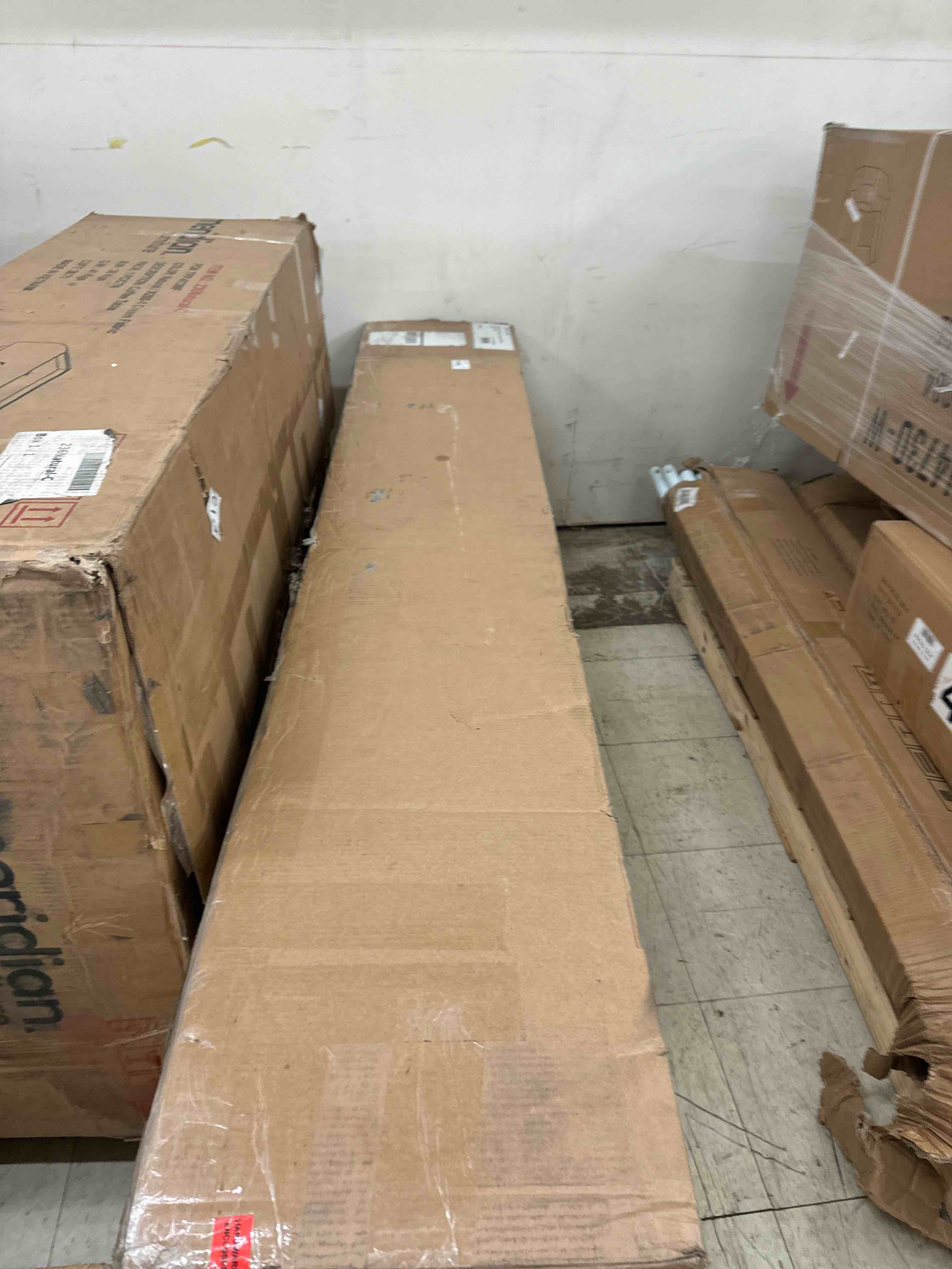 https://s3.amazonaws.com/lotting-images-prod/phillipi/YEL5873331_1724357044448.jpeg