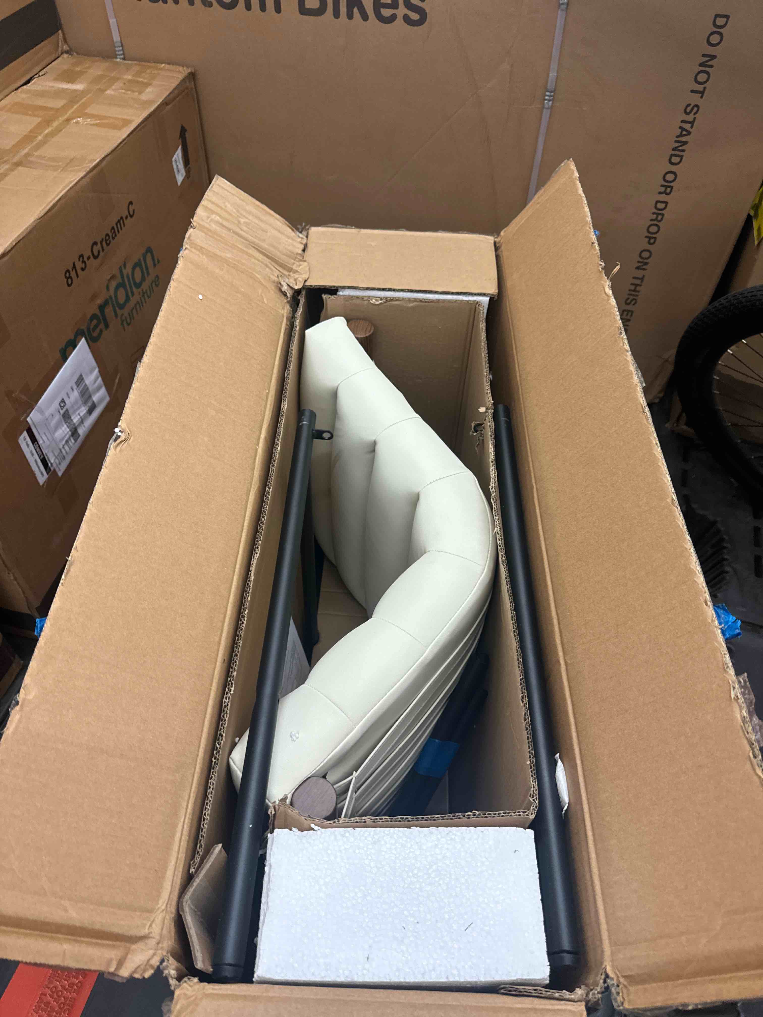 https://s3.amazonaws.com/lotting-images-prod/phillipi/YEL5873342_1724347013683.jpeg