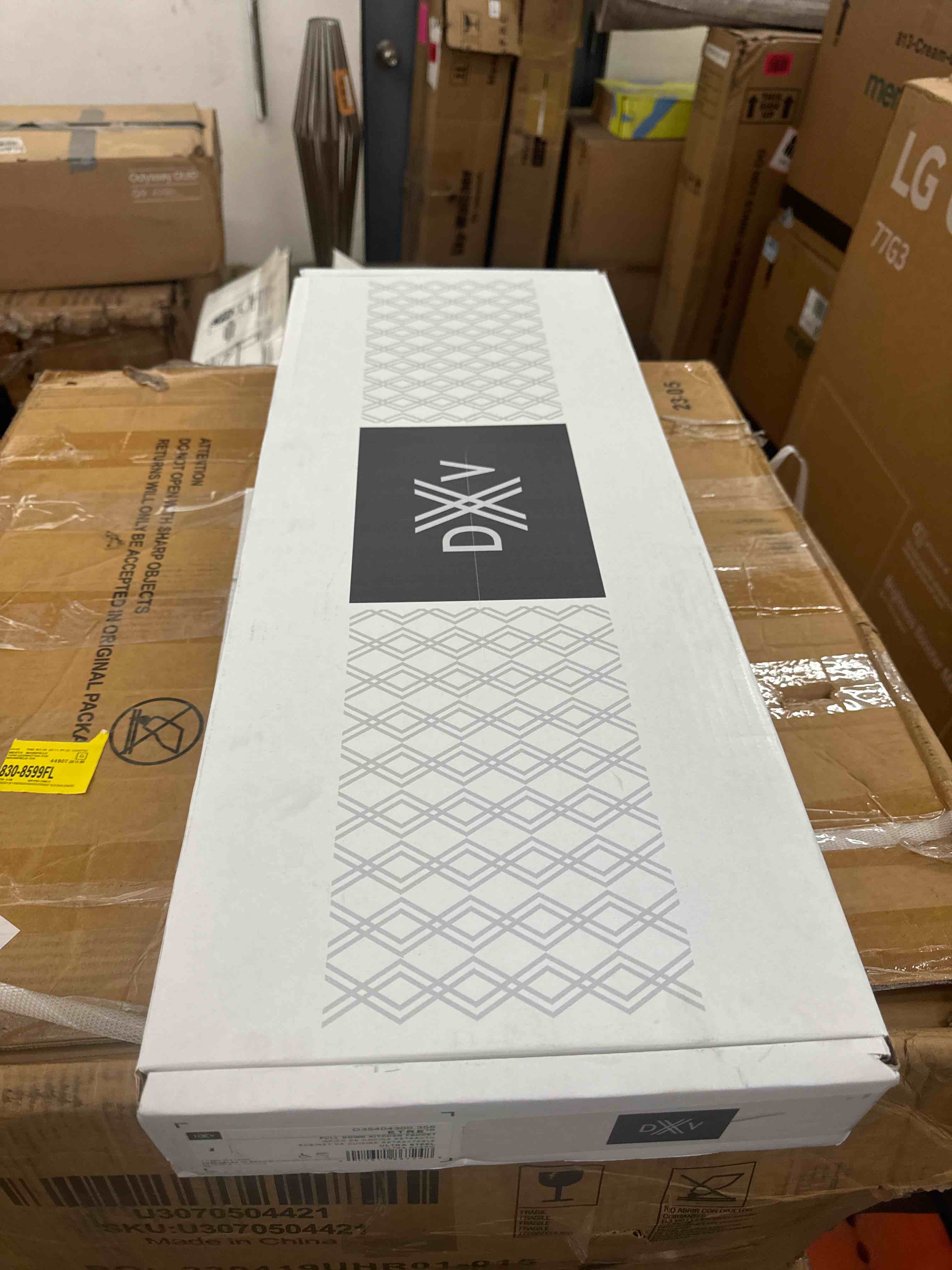 https://s3.amazonaws.com/lotting-images-prod/phillipi/YEL5873348_1724339877330.jpeg