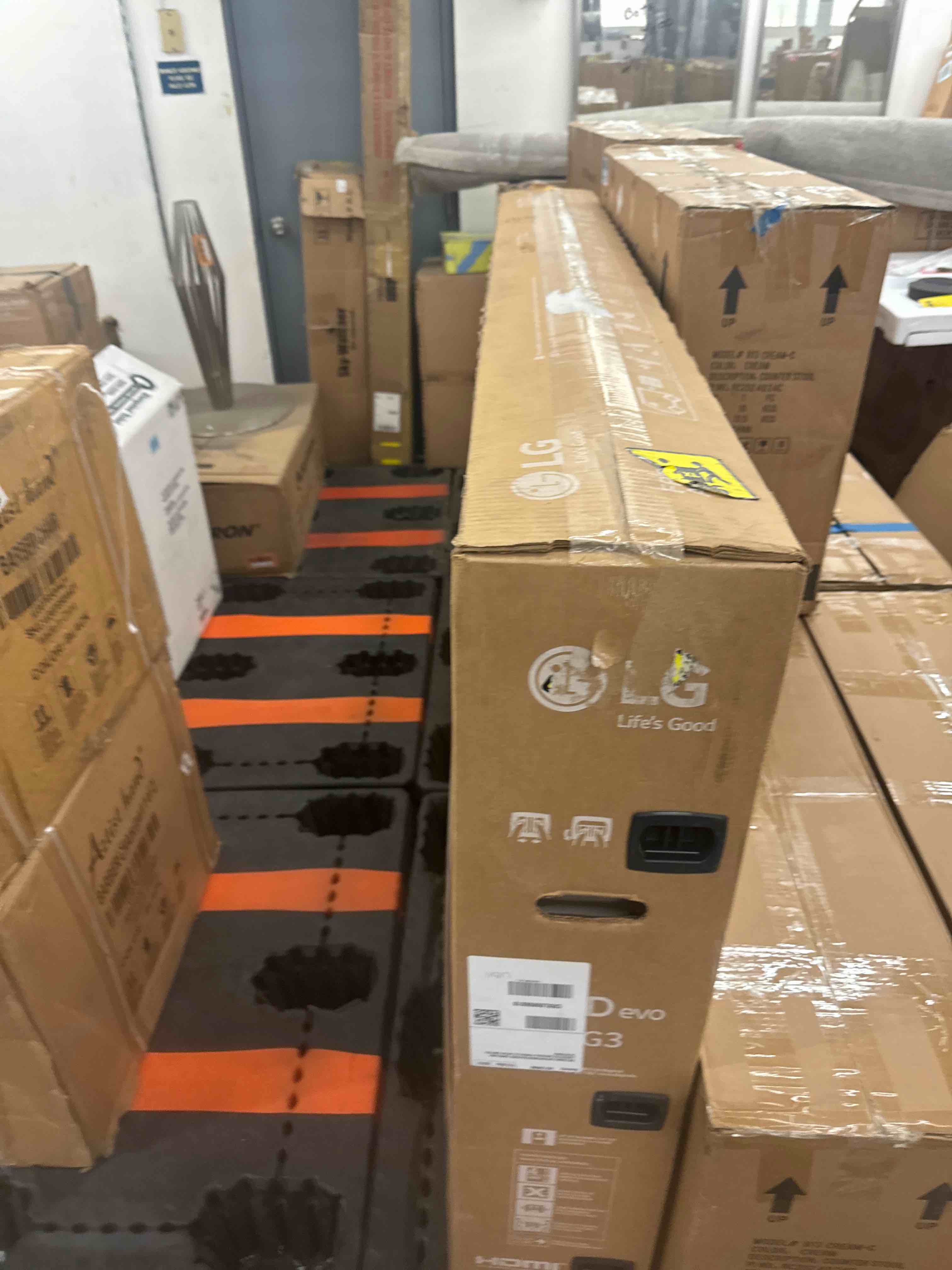 https://s3.amazonaws.com/lotting-images-prod/phillipi/YEL5873349_1724338579468.jpeg