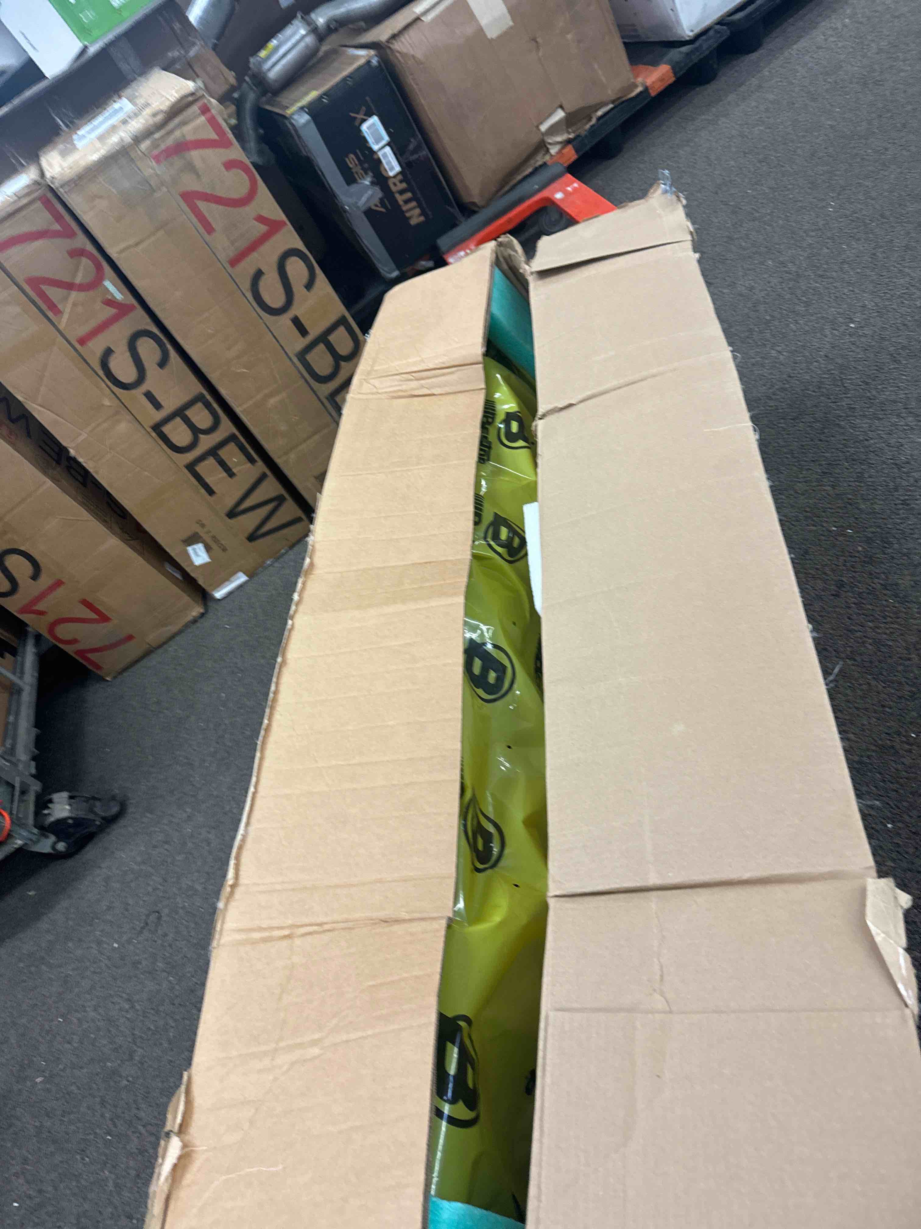 https://s3.amazonaws.com/lotting-images-prod/phillipi/YEL5873610_1732725578603.jpeg