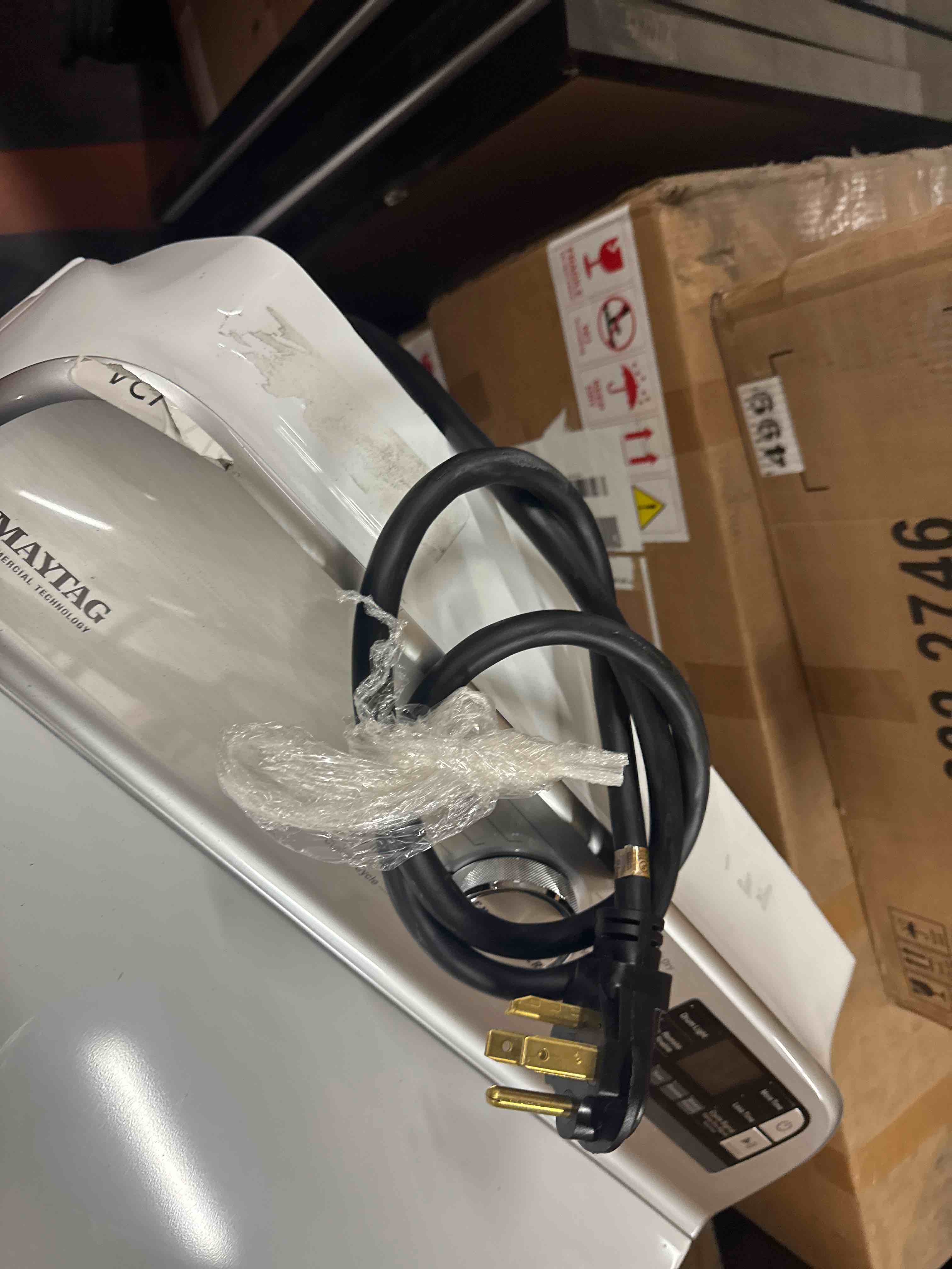 https://s3.amazonaws.com/lotting-images-prod/phillipi/YEL5873657_1737044662643.jpeg