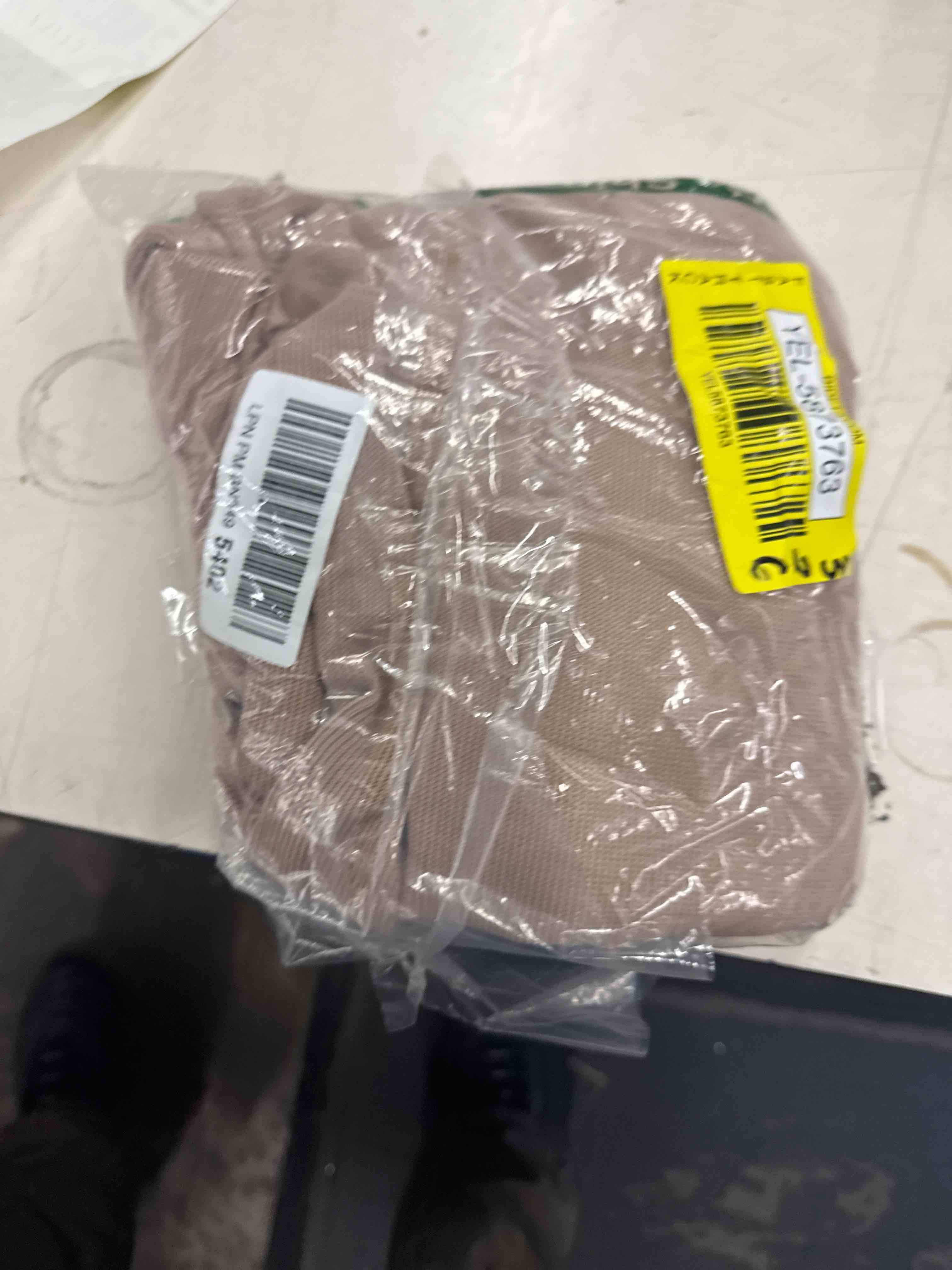 https://s3.amazonaws.com/lotting-images-prod/phillipi/YEL5873763_1733504826485.jpeg