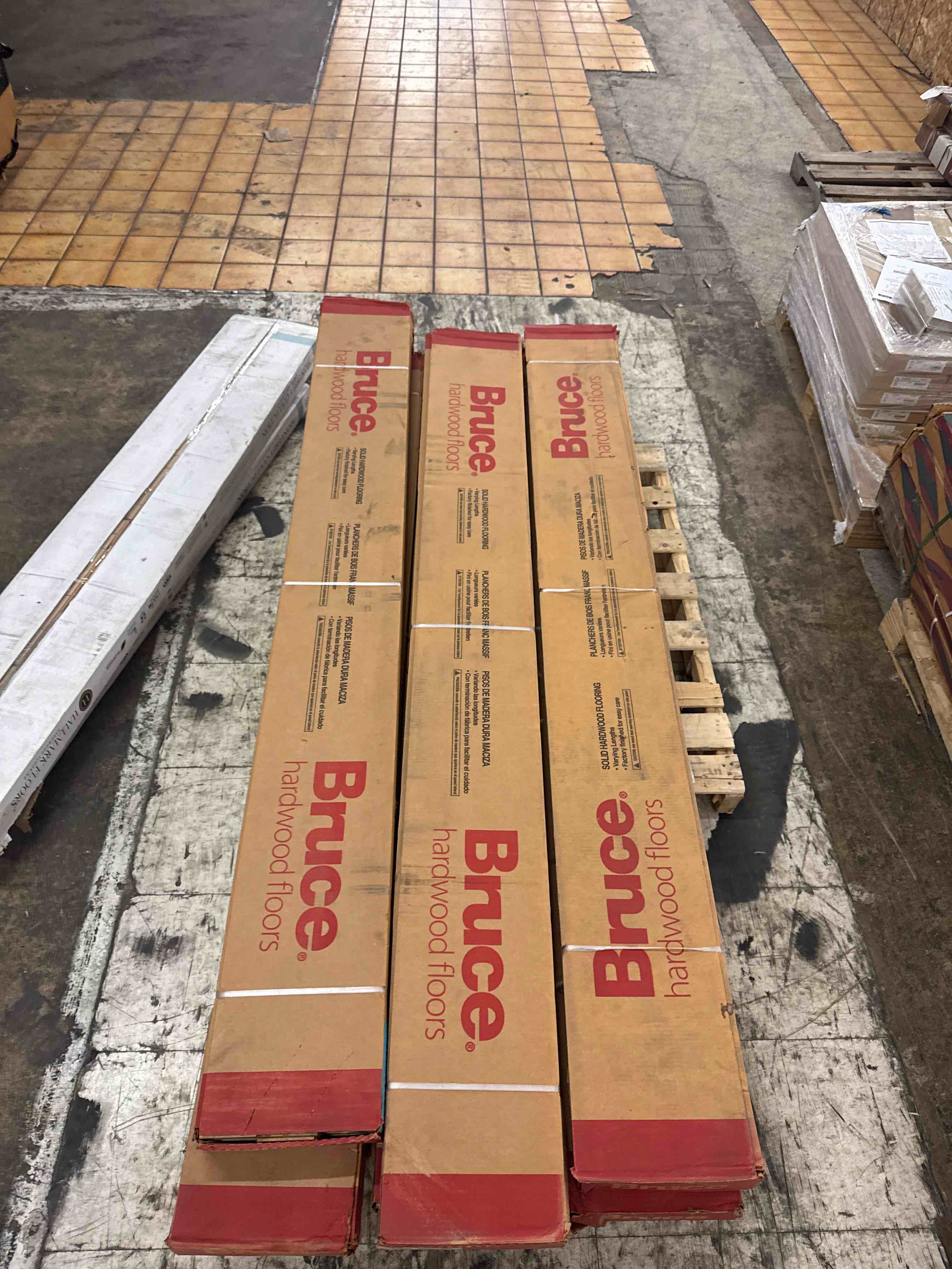 https://s3.amazonaws.com/lotting-images-prod/phillipi/YEL5873902_1736350453511.jpeg