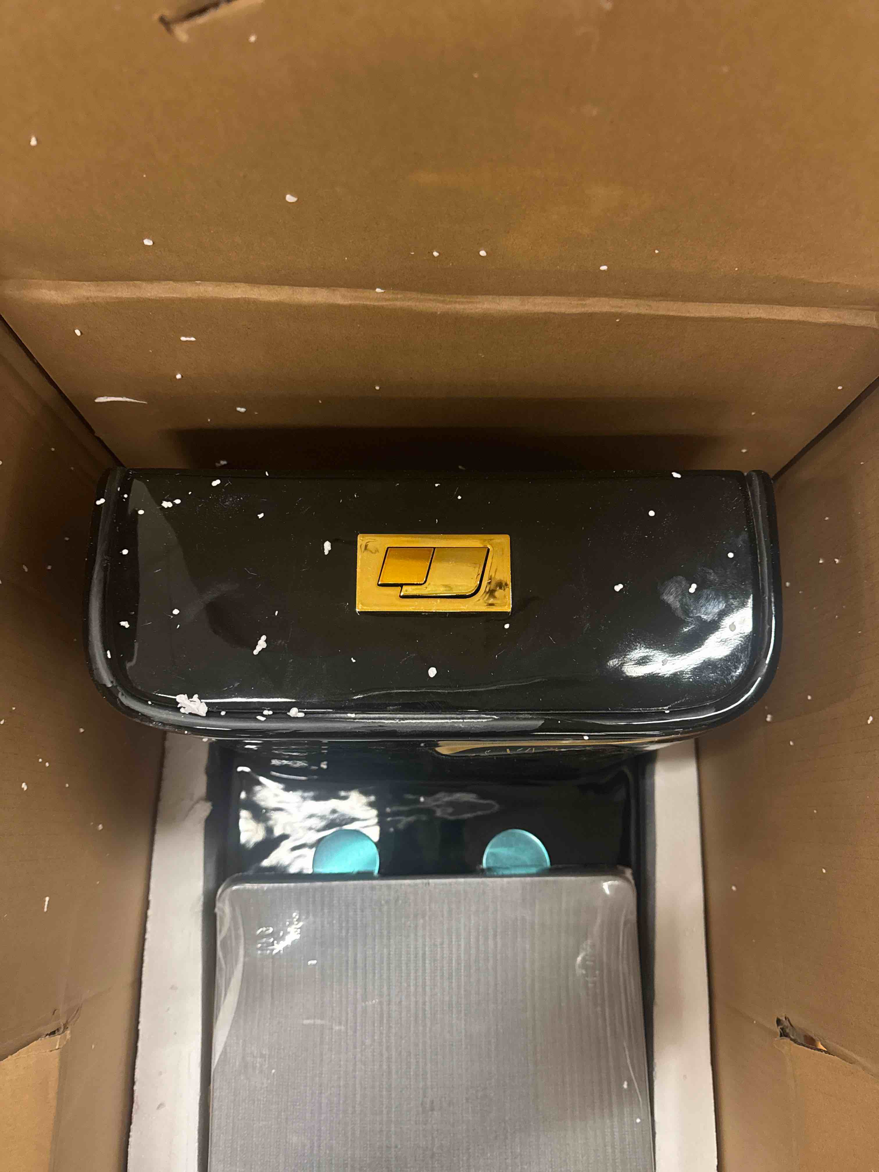 https://s3.amazonaws.com/lotting-images-prod/phillipi/YEL5873938_1737648303754.jpeg