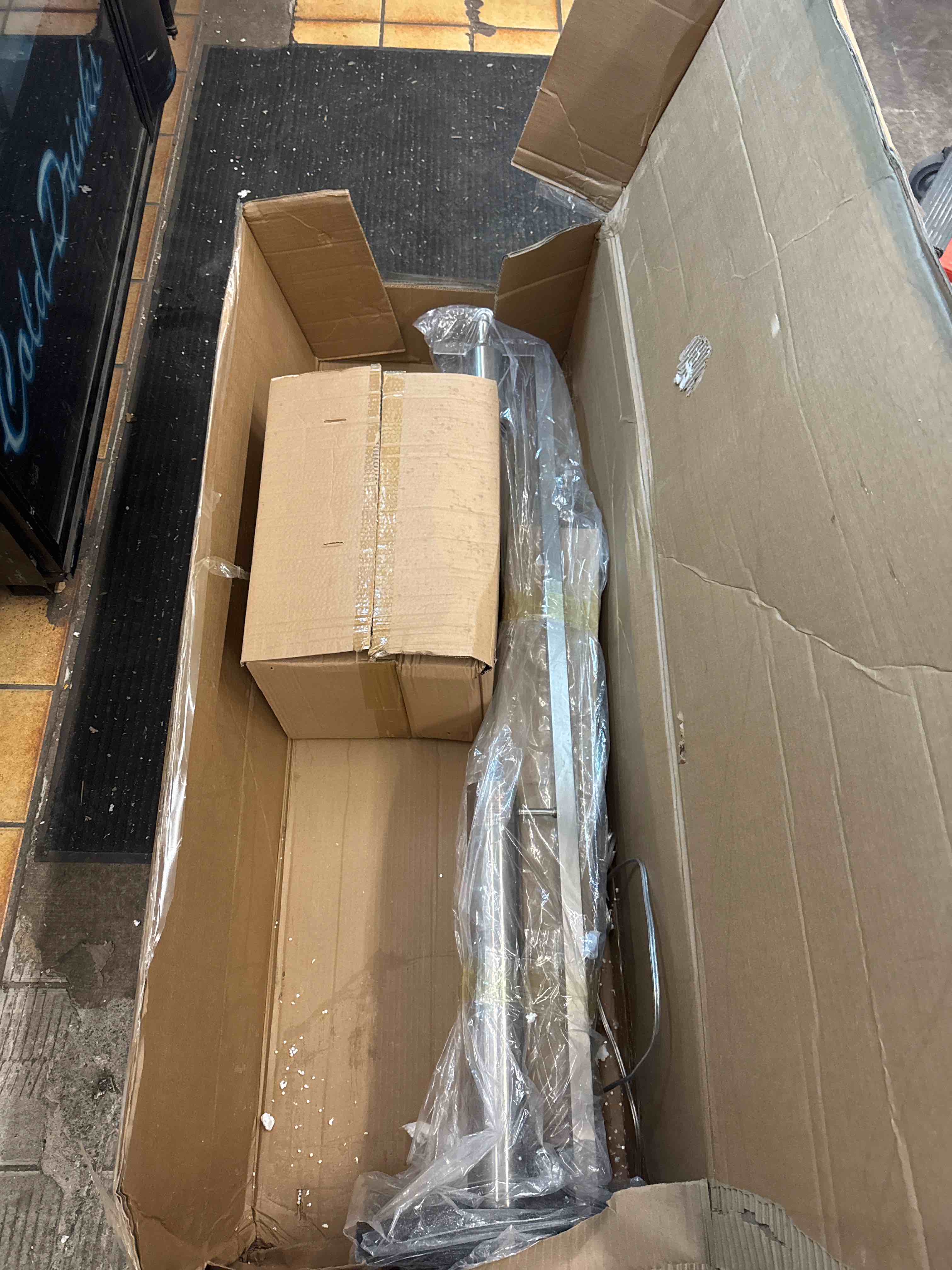 https://s3.amazonaws.com/lotting-images-prod/phillipi/YEL5873942_1737662322617.jpeg