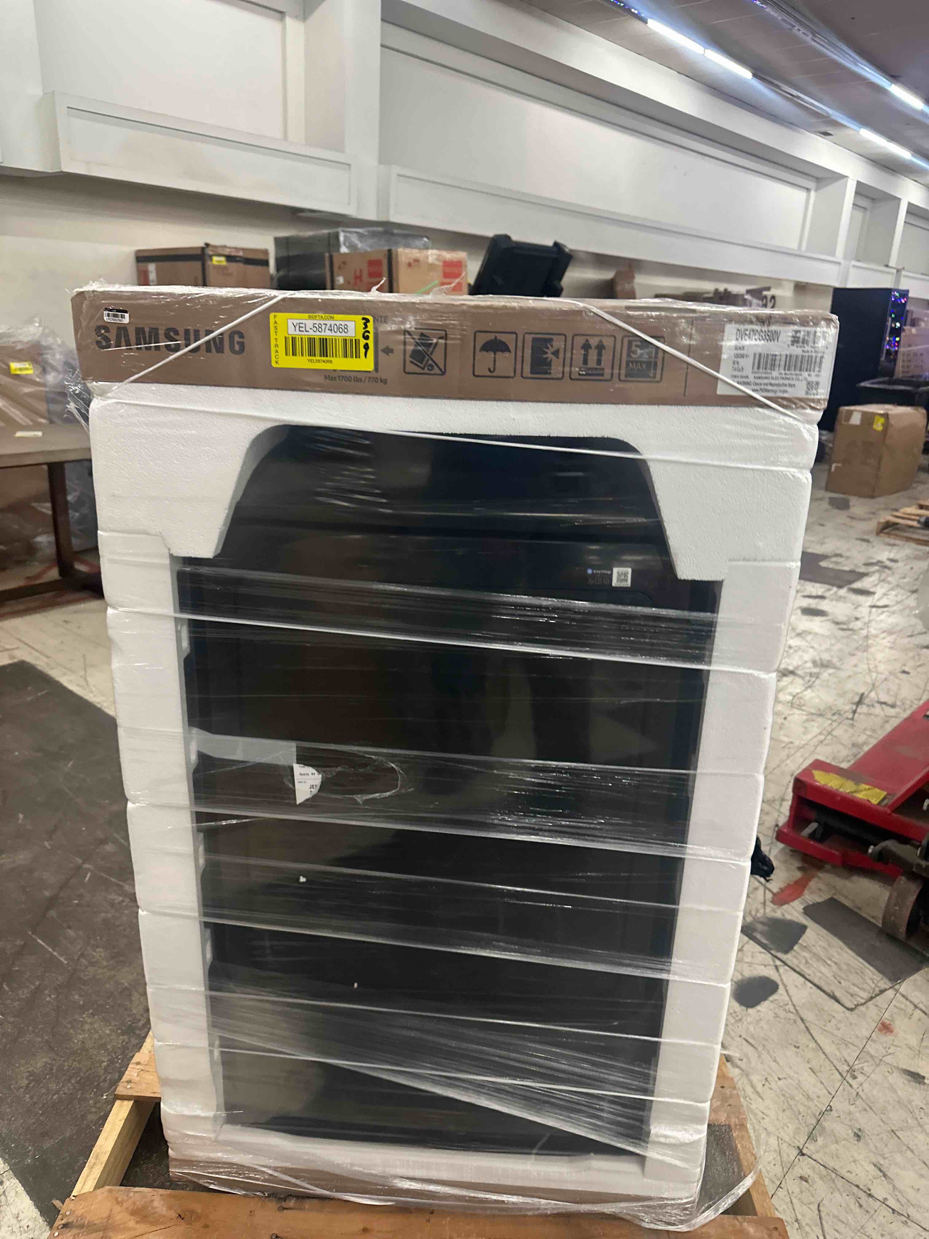https://s3.amazonaws.com/lotting-images-prod/phillipi/YEL5874068_1741285882148.jpeg