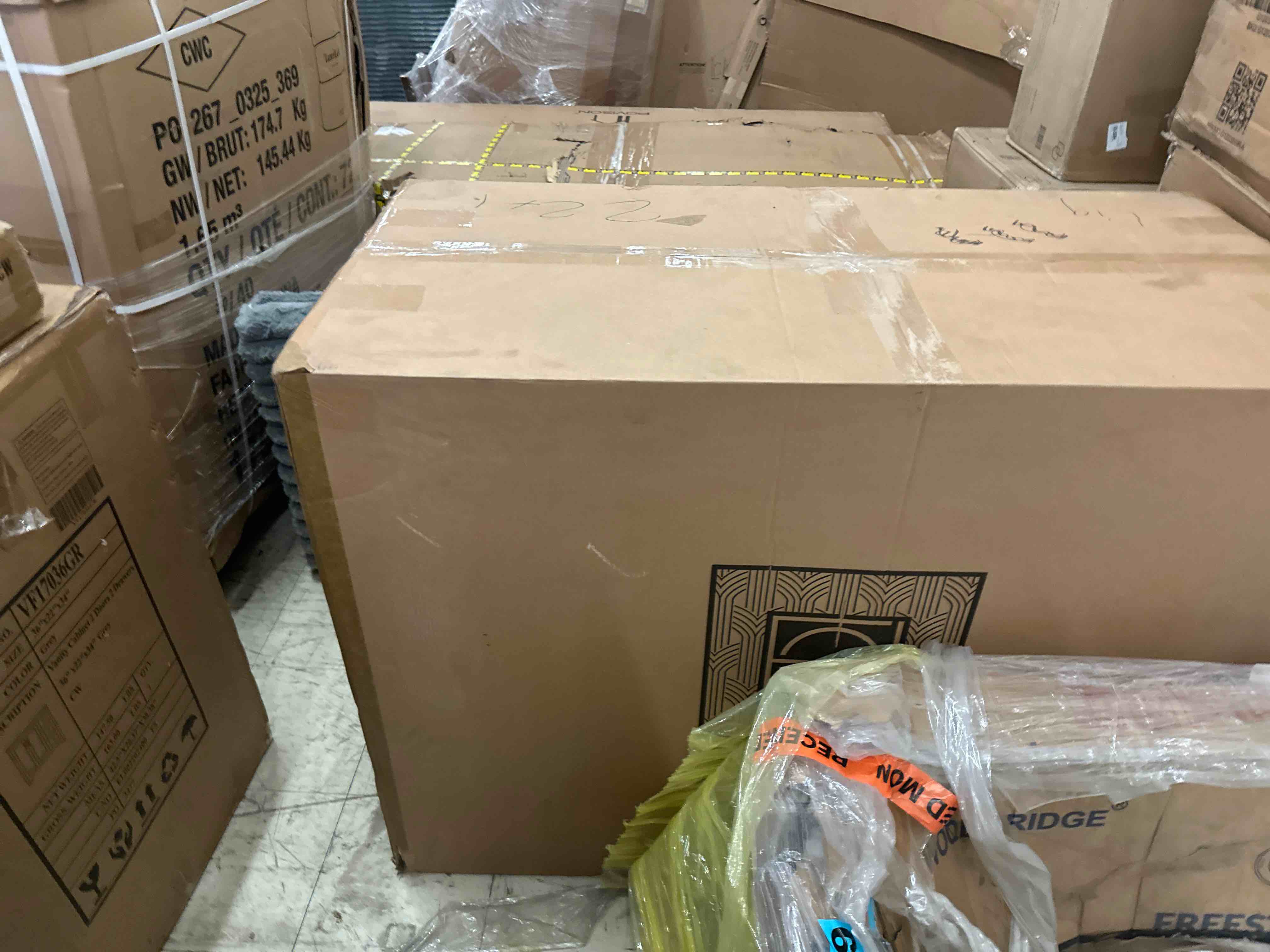 https://s3.amazonaws.com/lotting-images-prod/phillipi/YEL5874070_1741287459611.jpeg