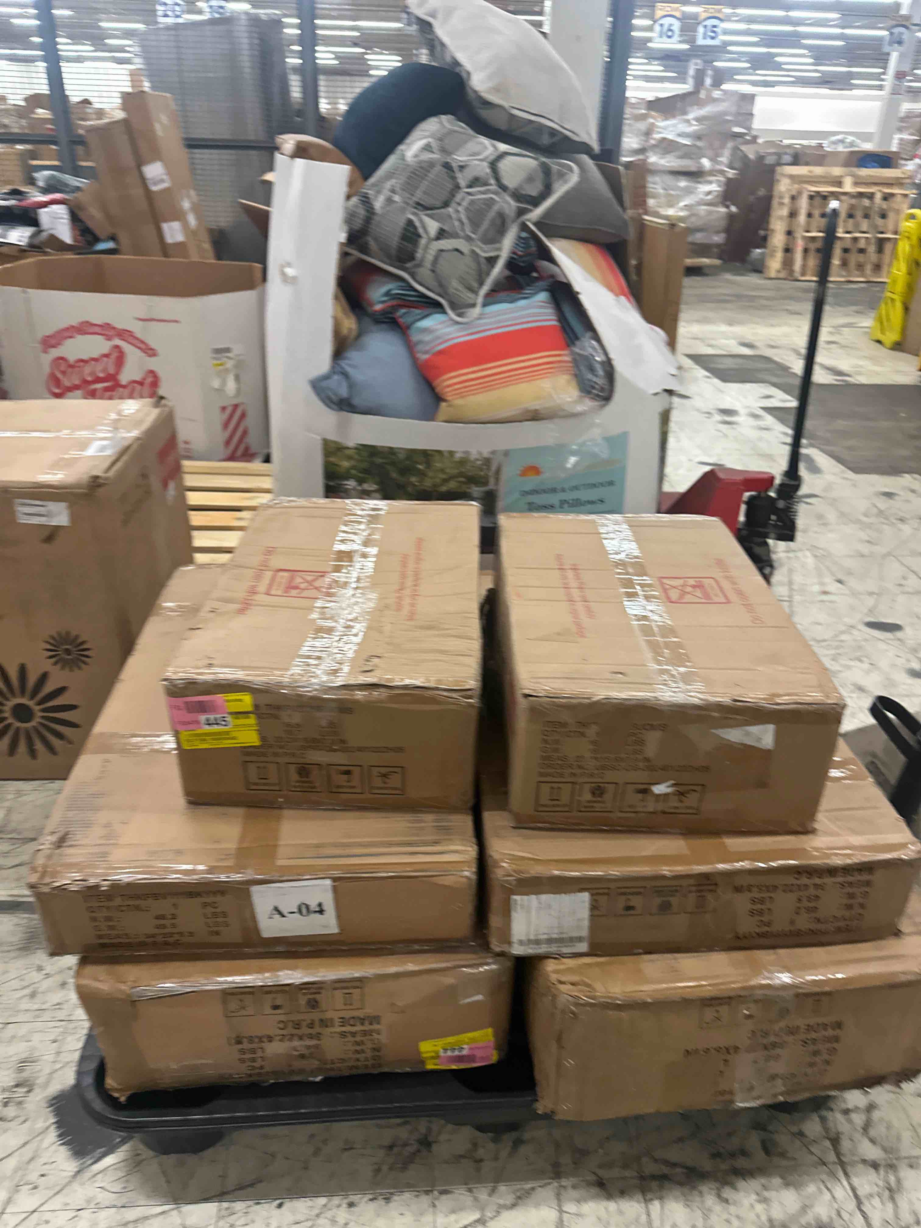 https://s3.amazonaws.com/lotting-images-prod/phillipi/YEL5874084_1741292633906.jpeg
