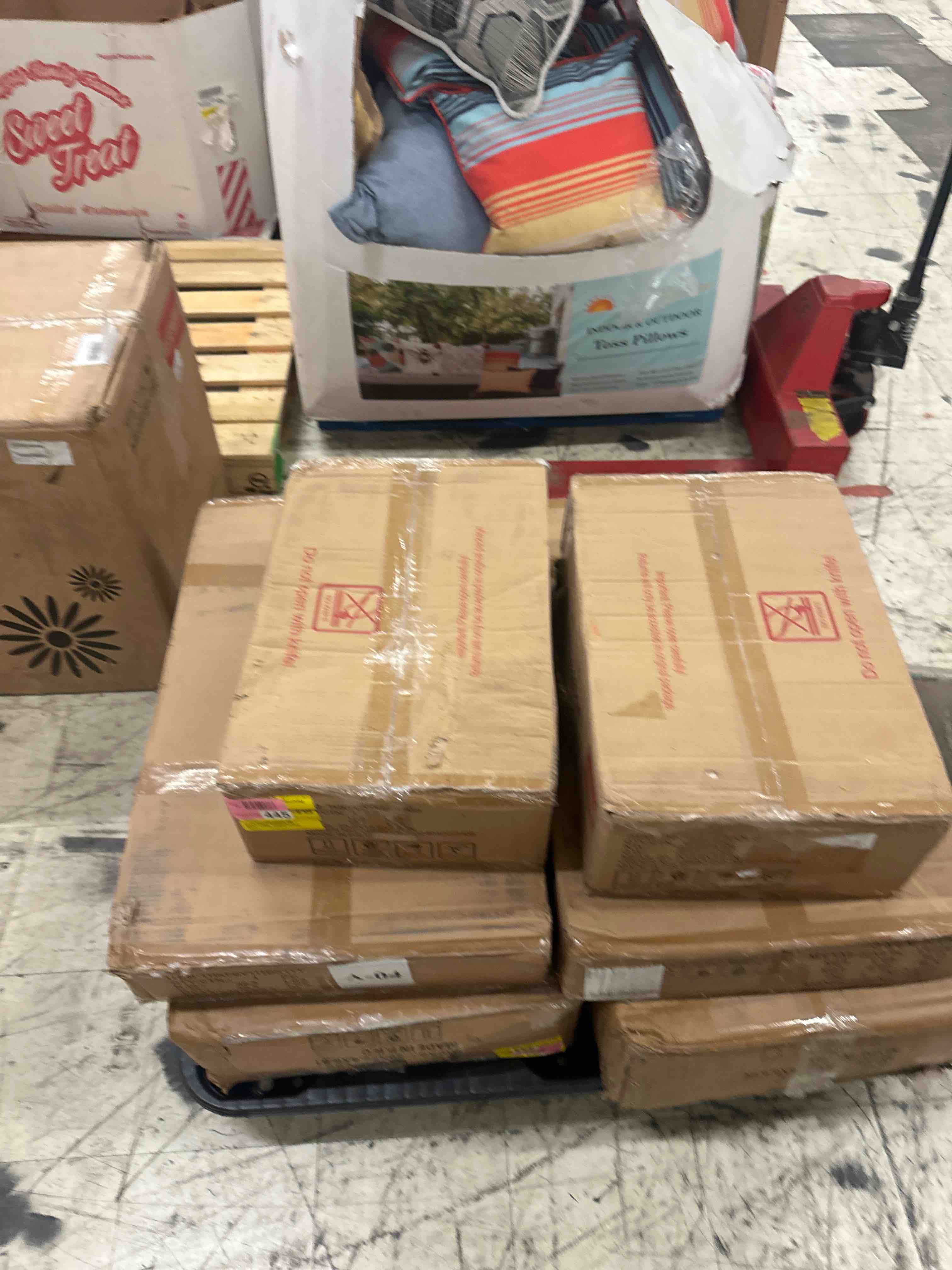 https://s3.amazonaws.com/lotting-images-prod/phillipi/YEL5874084_1741292635099.jpeg