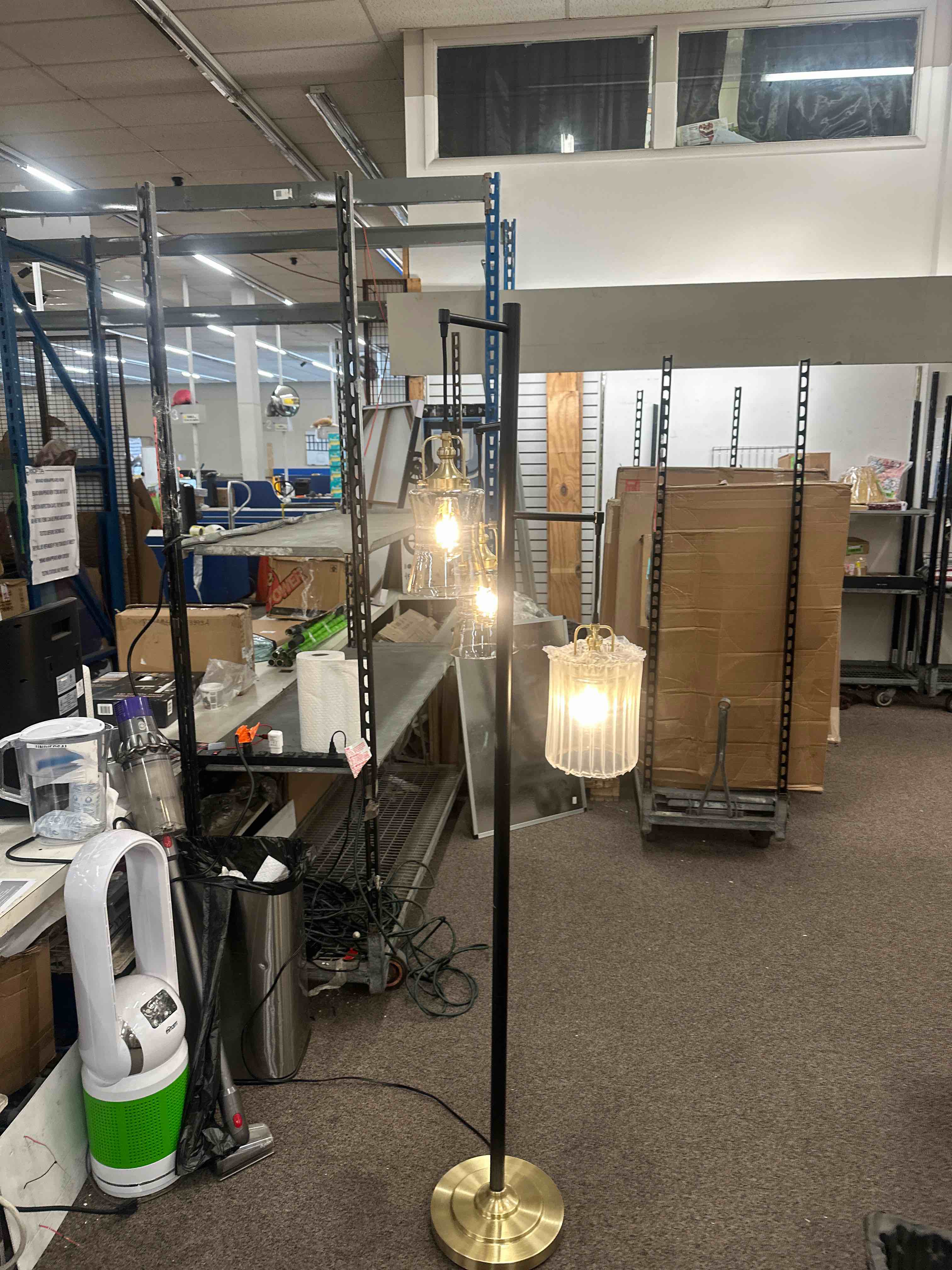 https://s3.amazonaws.com/lotting-images-prod/phillipi/YEL5874401_1743695692189.jpeg